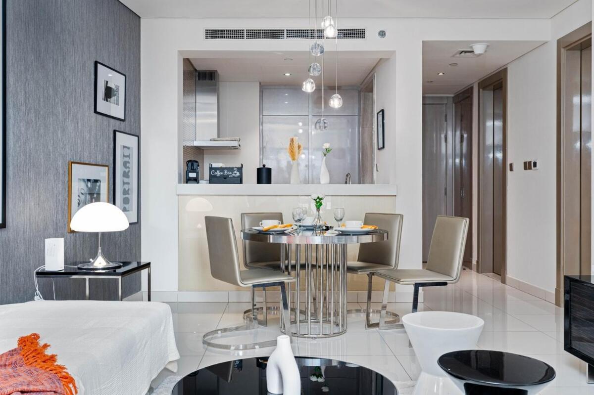 1 Bedroom With Burj Khalifa & View From 54th Floor Skyscraper *