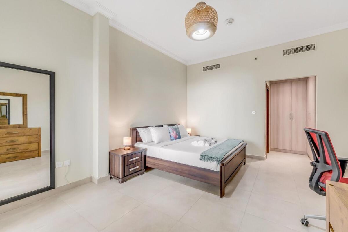Apartment Waves - Spacious 1br With Balcony & Cozy Interiors In Jvc