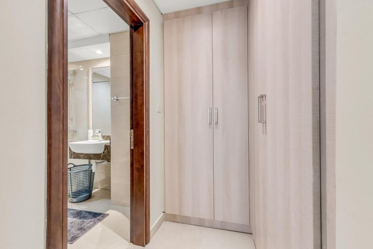Apartment Waves - Spacious 1br With Balcony & Cozy Interiors In Jvc