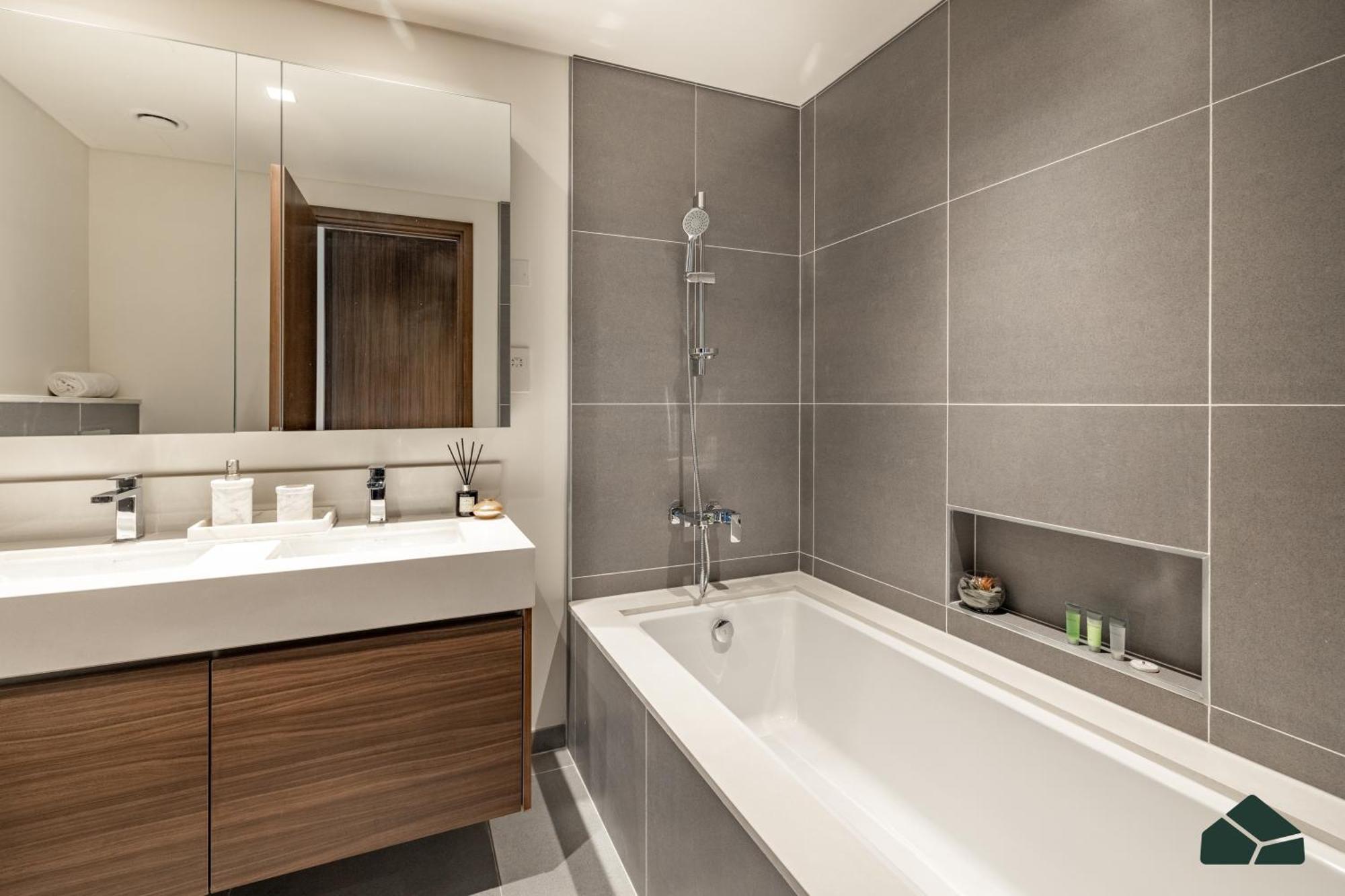 Serene 2br With Sea View - Bms * Dubai