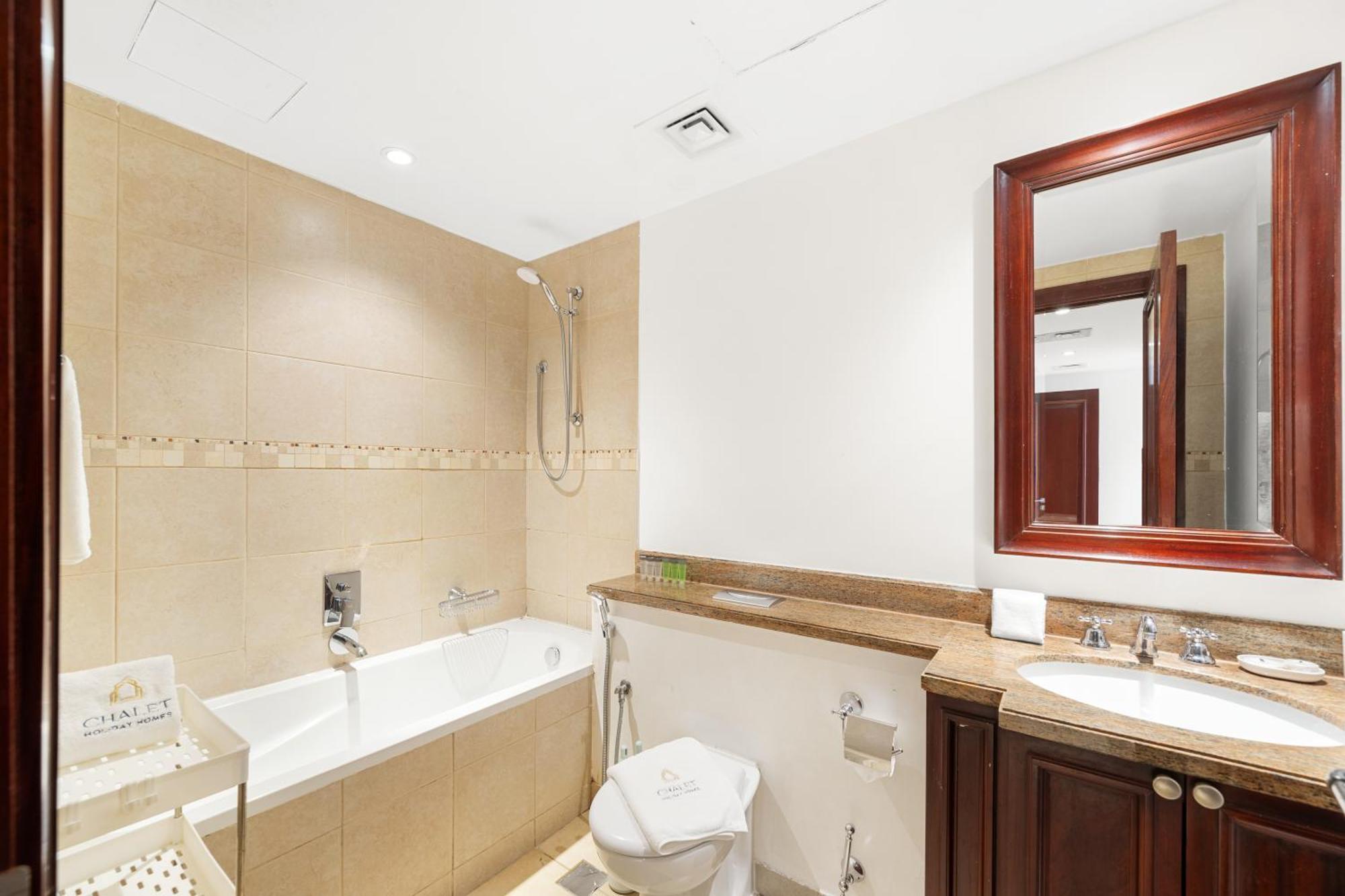 Burj Khalifa View - Zanzabeel Downtown - Free Parking Apartment *