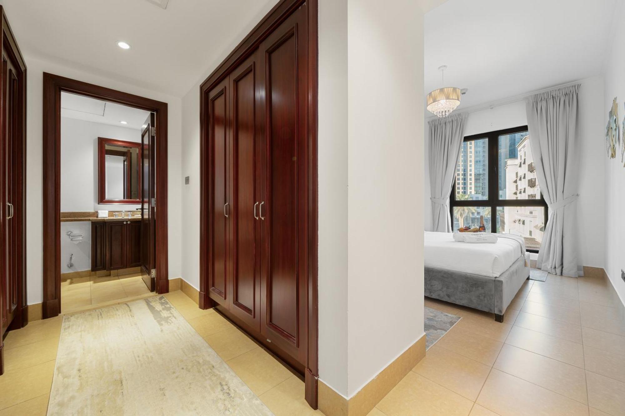Burj Khalifa View - Zanzabeel Downtown - Free Parking Apartment