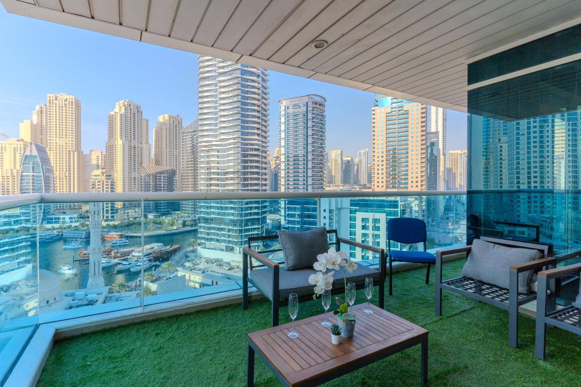 Luxury 3br With Stunning Full Marina View In Dubai