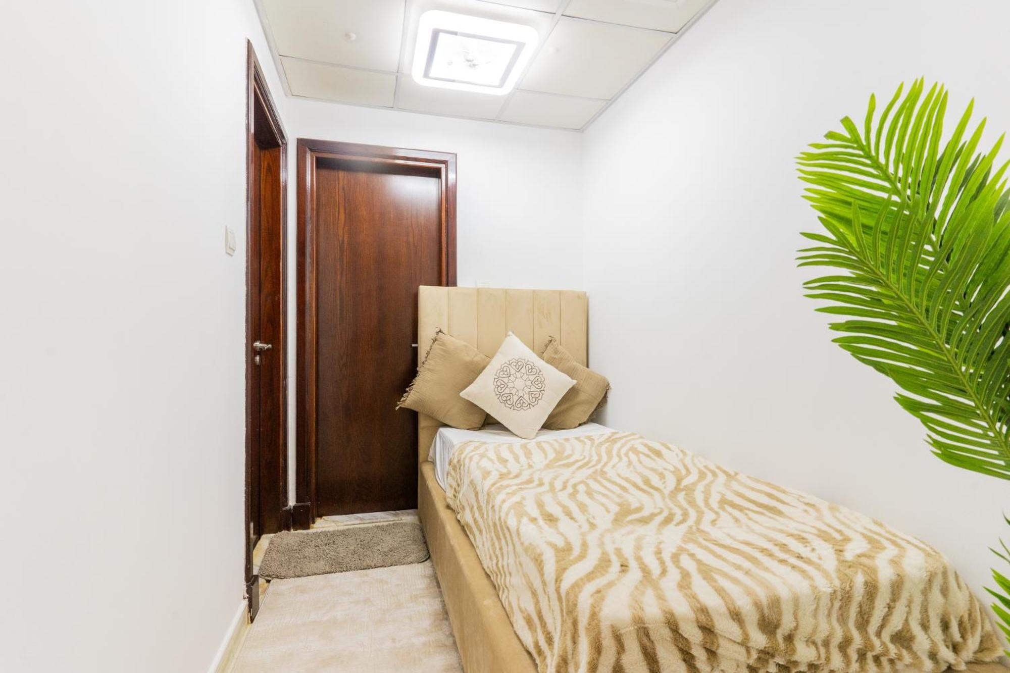 Apartment Luxury 3br With Stunning Full Marina View In *