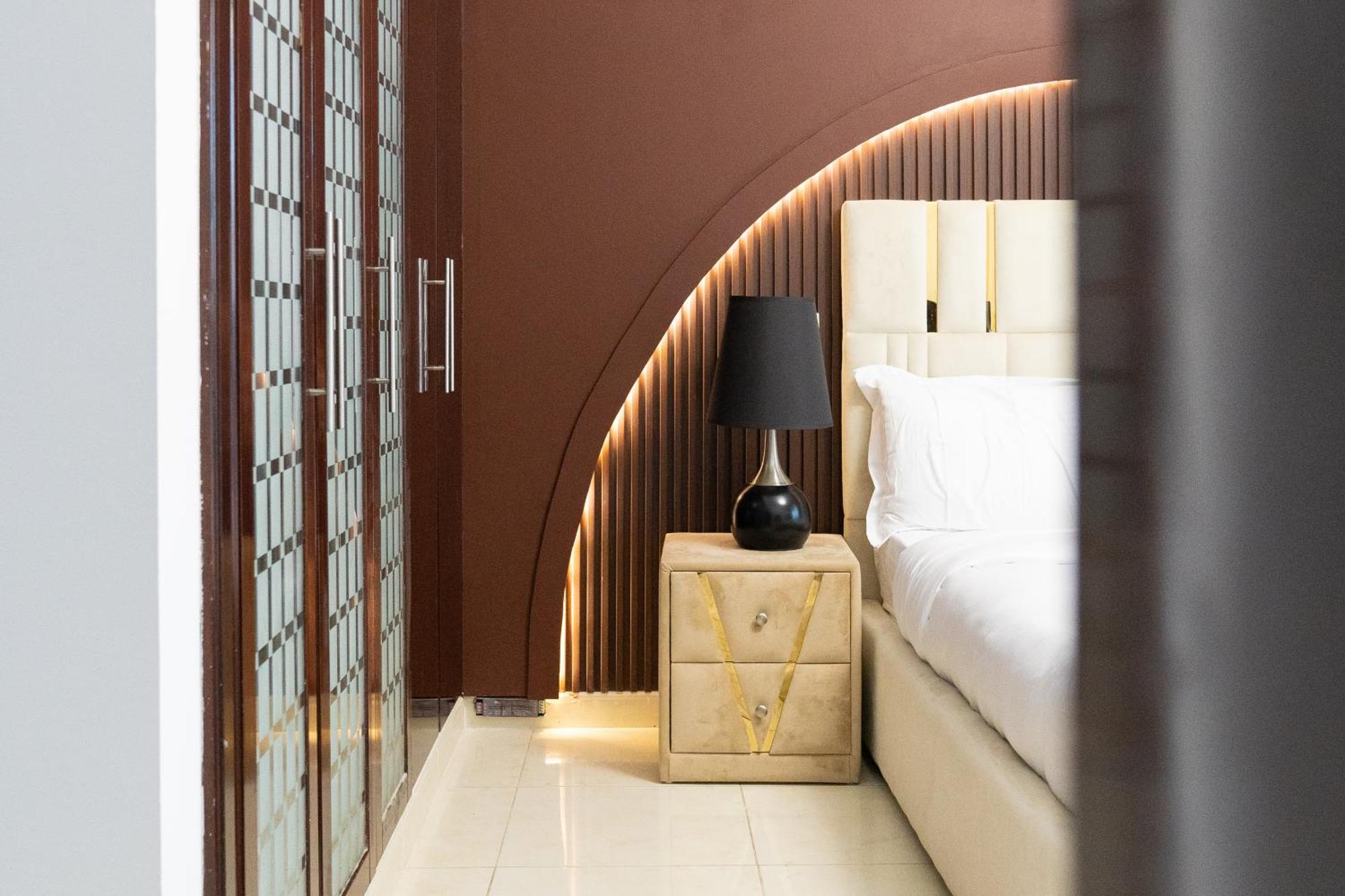 Luxury 3br With Stunning Full Marina View In Apartment Dubai