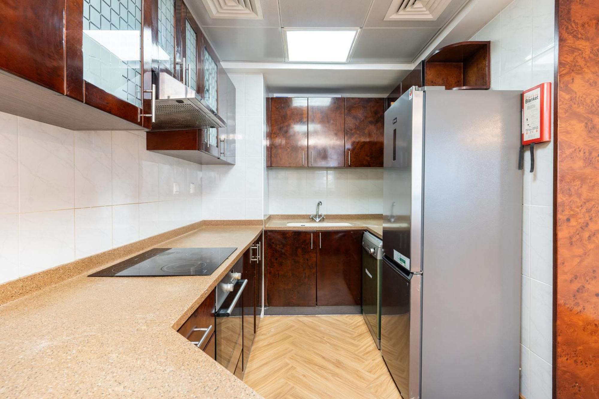 Luxury 3br With Stunning Full Marina View In Apartment
