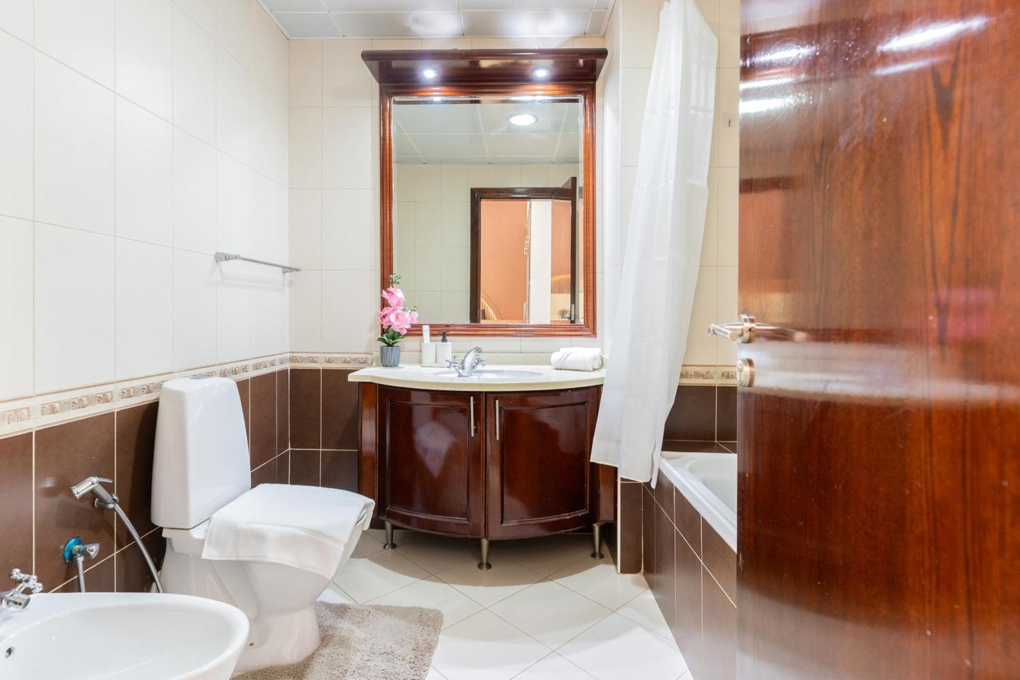 Luxury 3br With Stunning Full Marina View In *