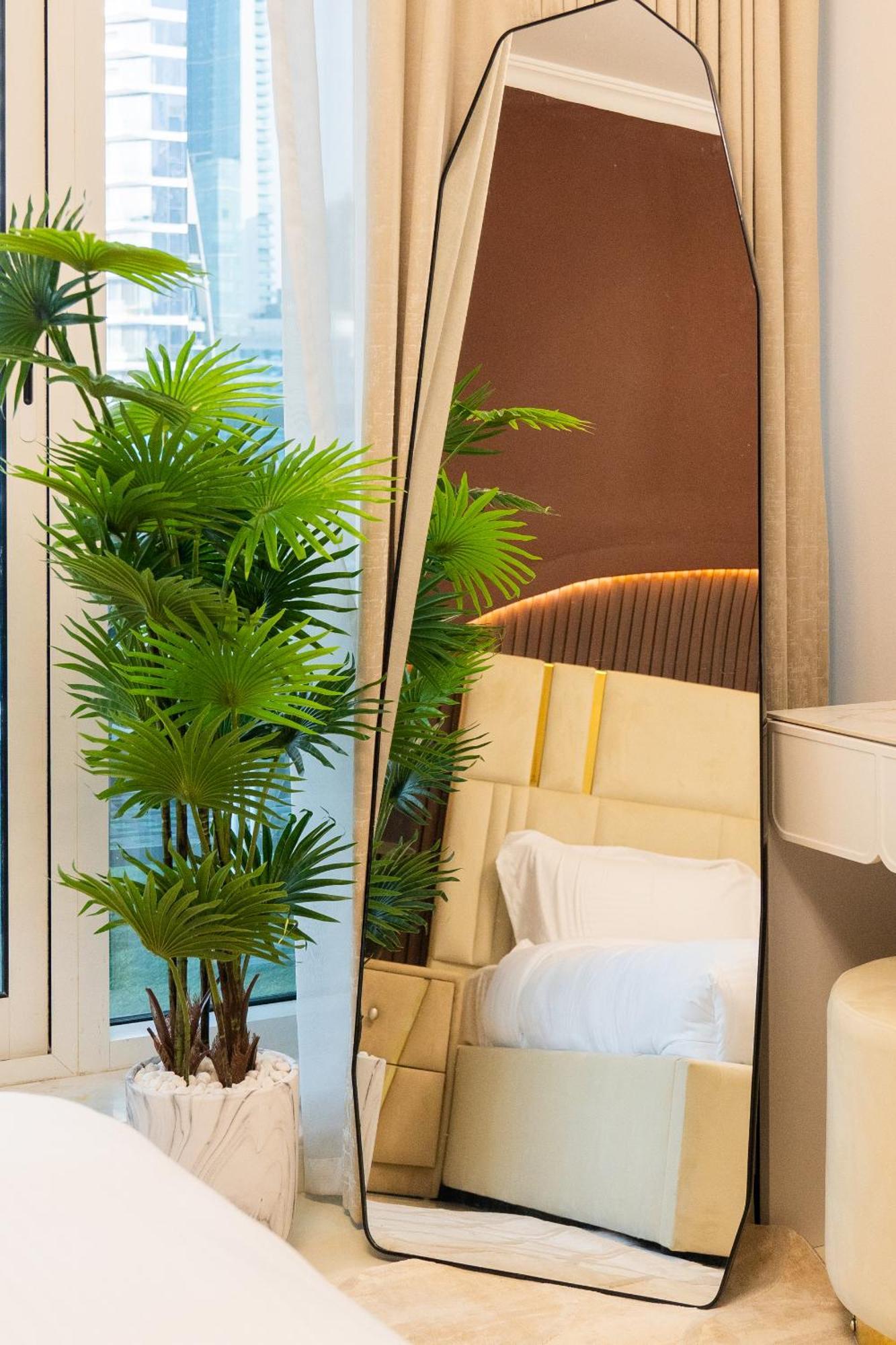 Luxury 3br With Stunning Full Marina View In *