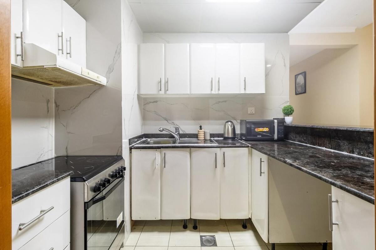 Bohemian 2 Bedroom In The Heart Of Marina