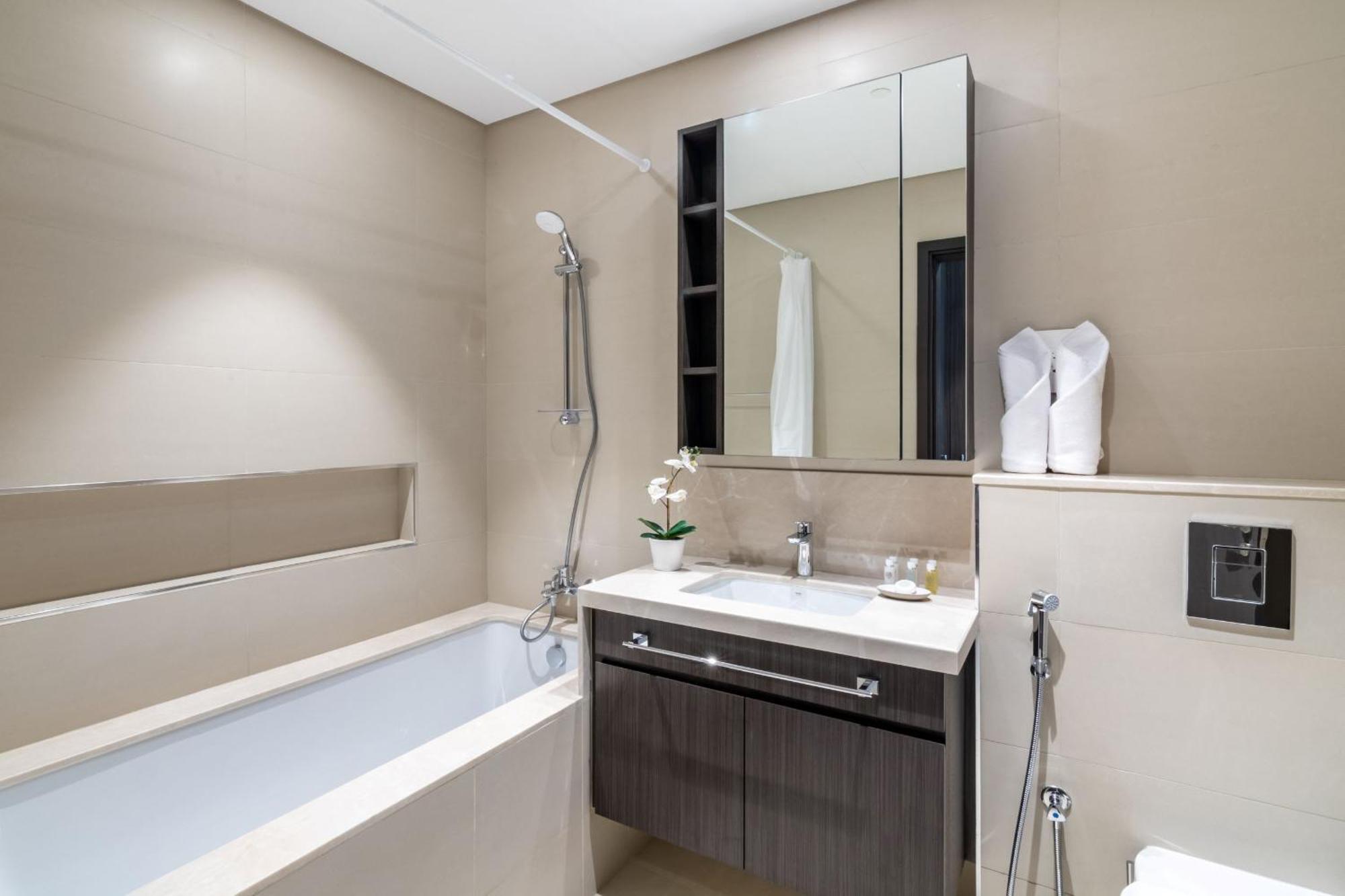 Apartment Silkhaus Modern 1bdr Near Mall In Downtown Dubai