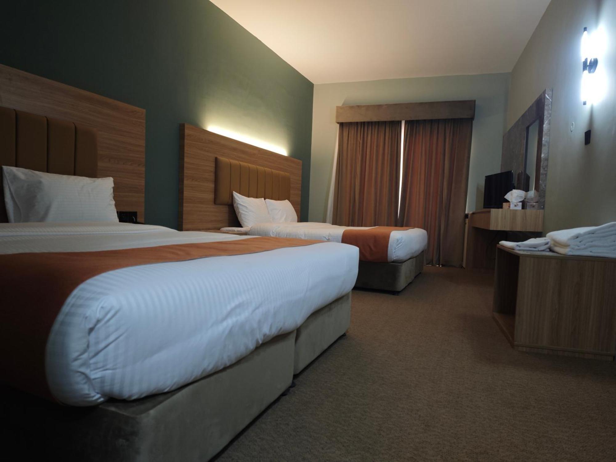 Hotel Aygro 2*