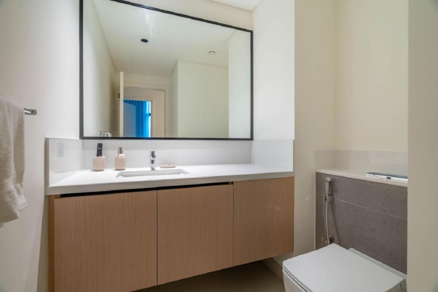 Premium Burj Khalifa View In Downtown Apartment