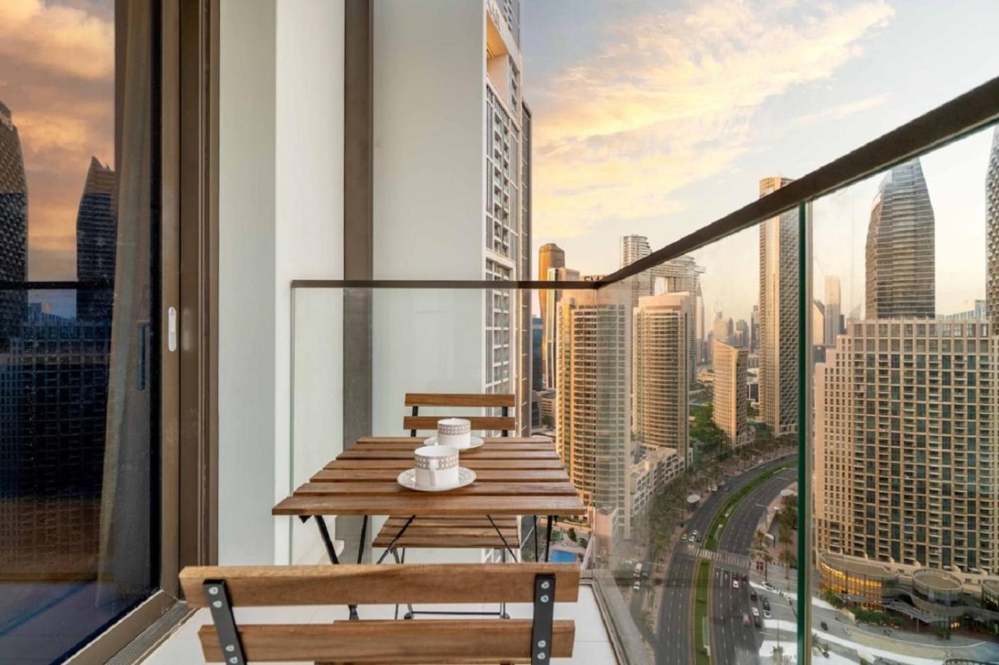 Premium Burj Khalifa View In Downtown Apartment *
