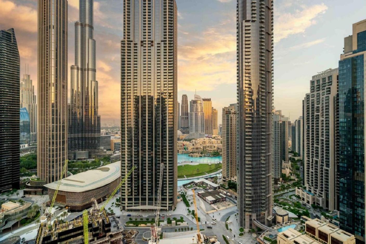 Premium Burj Khalifa View In Downtown Apartment