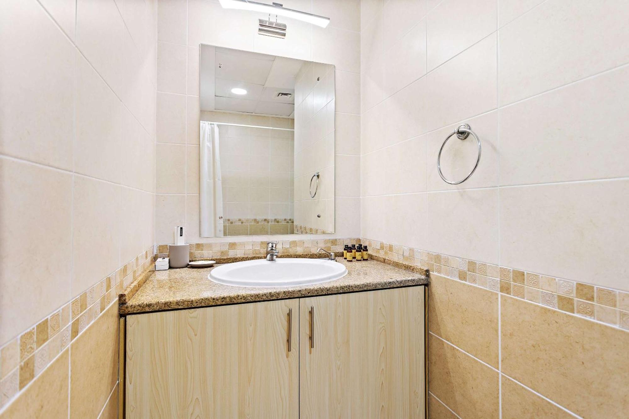 Silkhaus New In Asb Tower Walking Distance To Mall Apartment