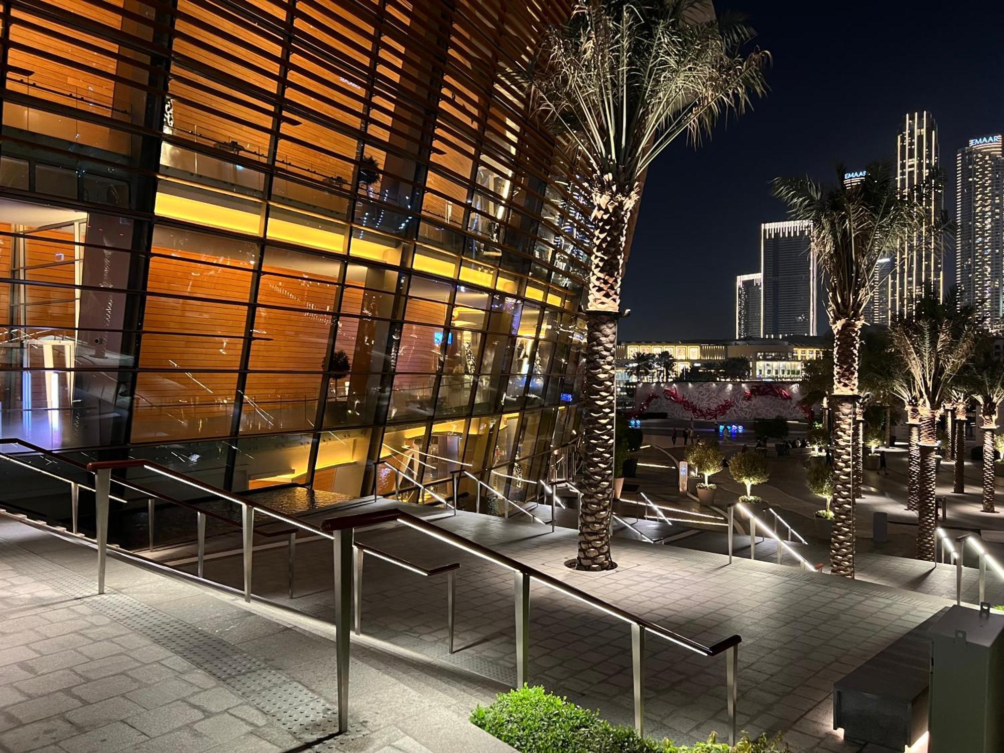 Downtown Luxury - Stunning Burj Khalifa & Sea View - 5 Minutes Walk To Mall Dubai