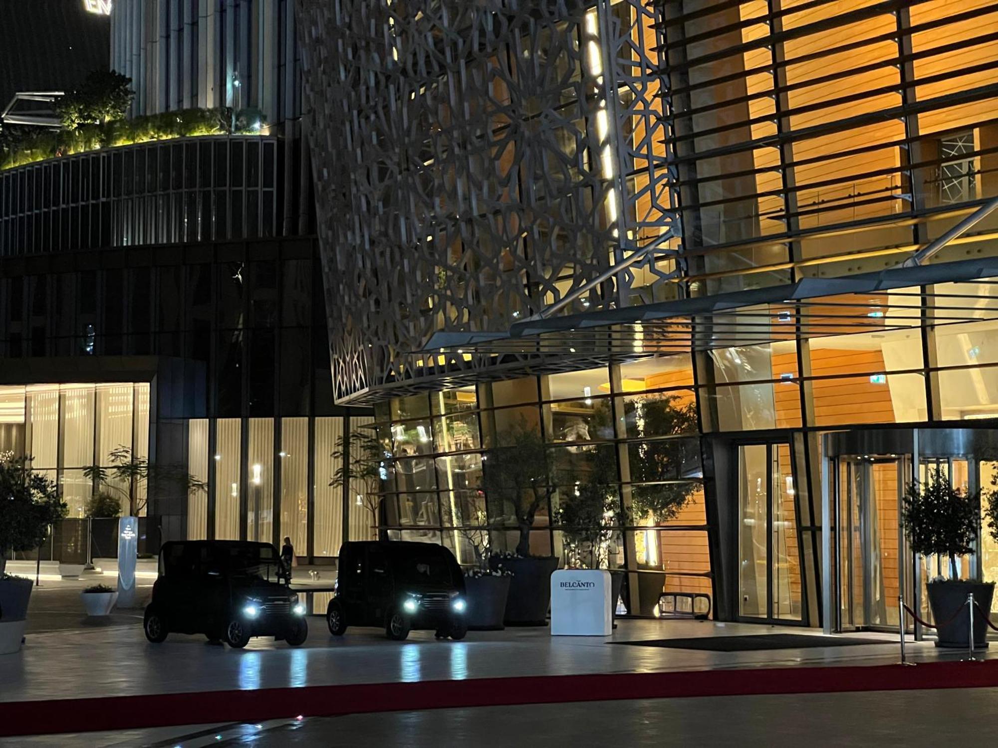 Downtown Luxury - Stunning Burj Khalifa & Sea View - 5 Minutes Walk To Mall * Dubai