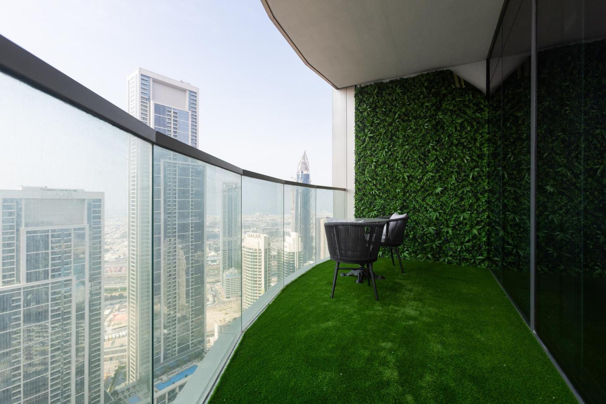 Apartment Luxury 2br With Burj Khalifa Views & Fountain Views *