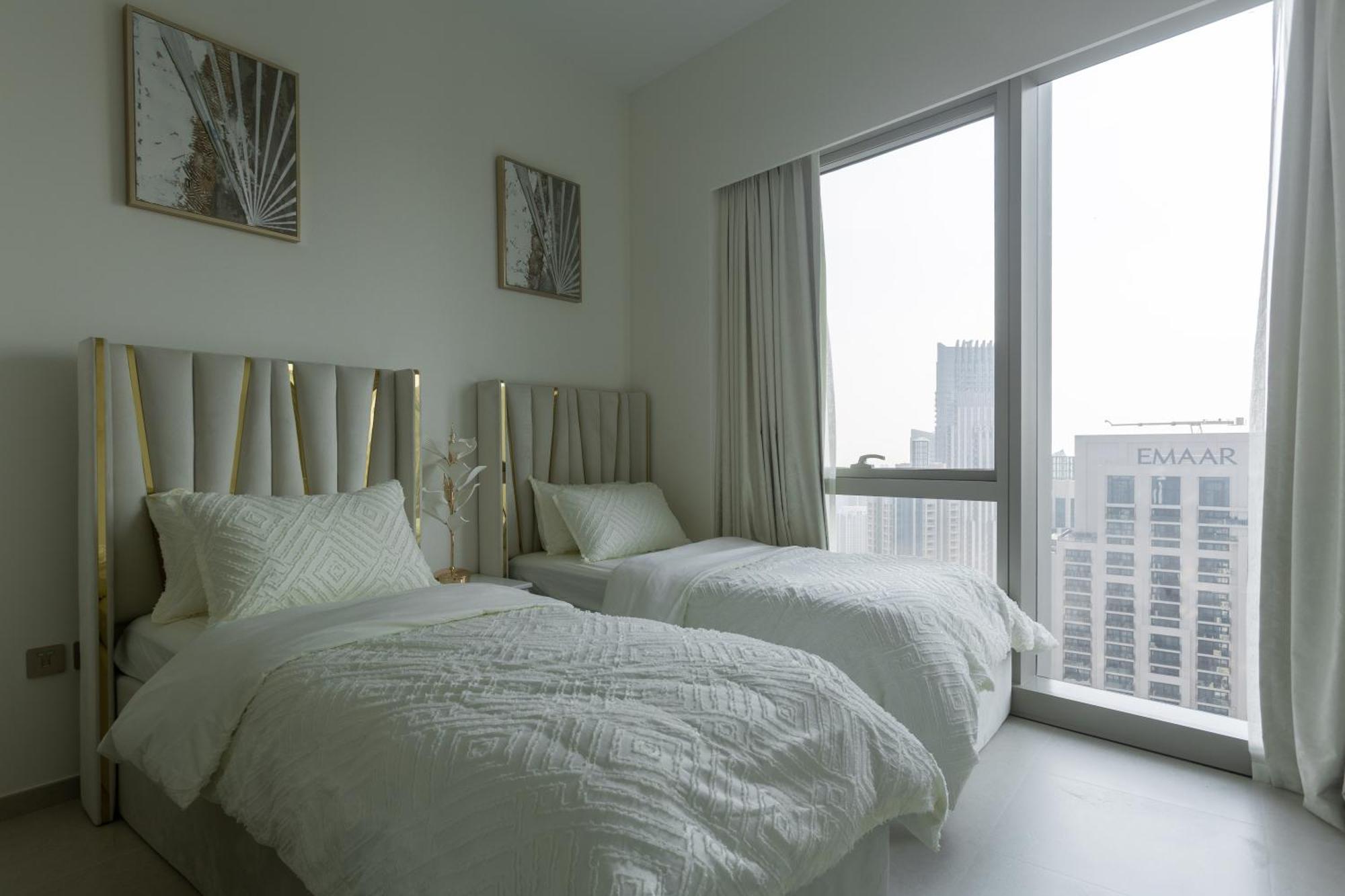 Luxury 2br With Burj Khalifa Views & Fountain Views Dubai