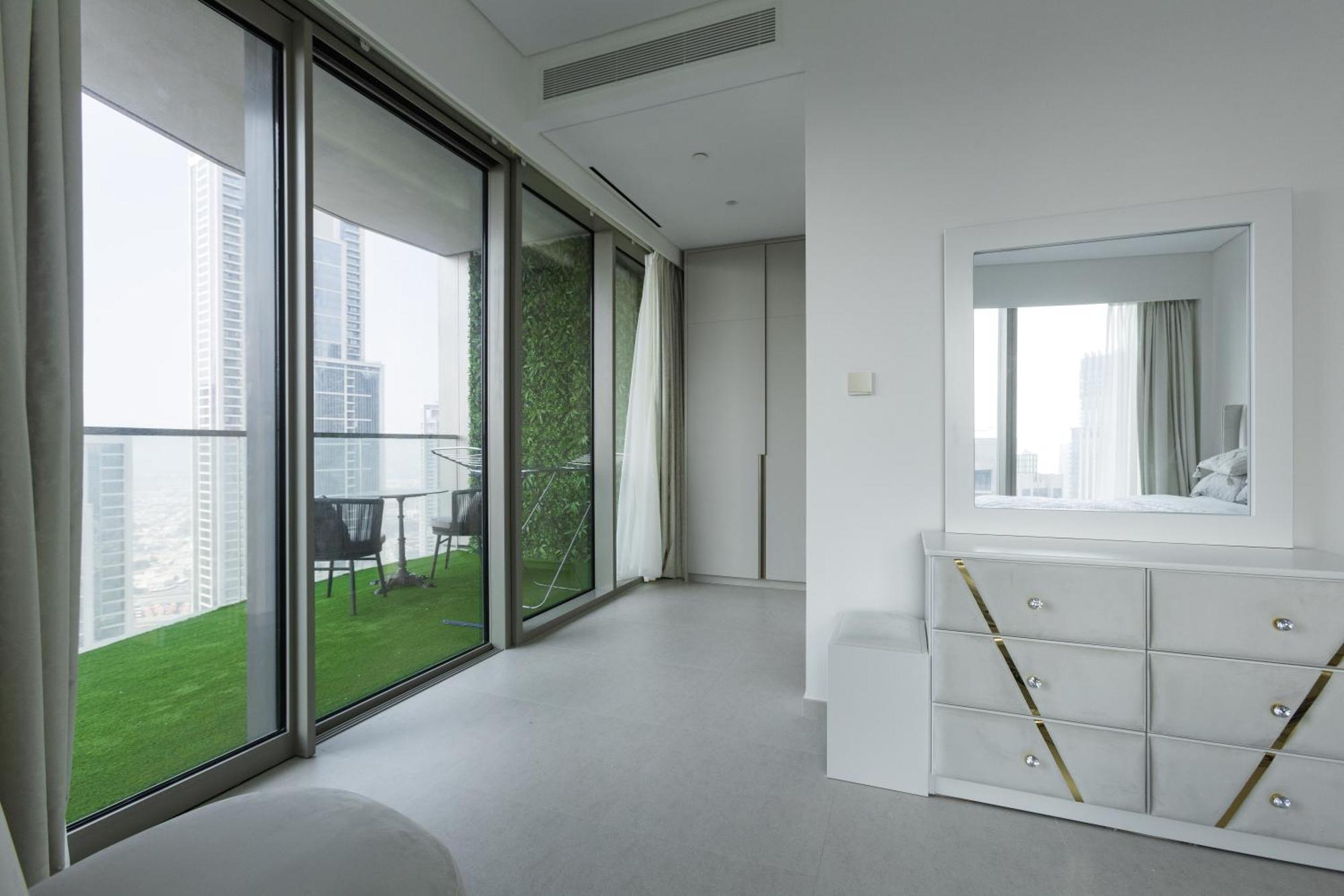 Luxury 2br With Burj Khalifa Views & Fountain Views * Dubai