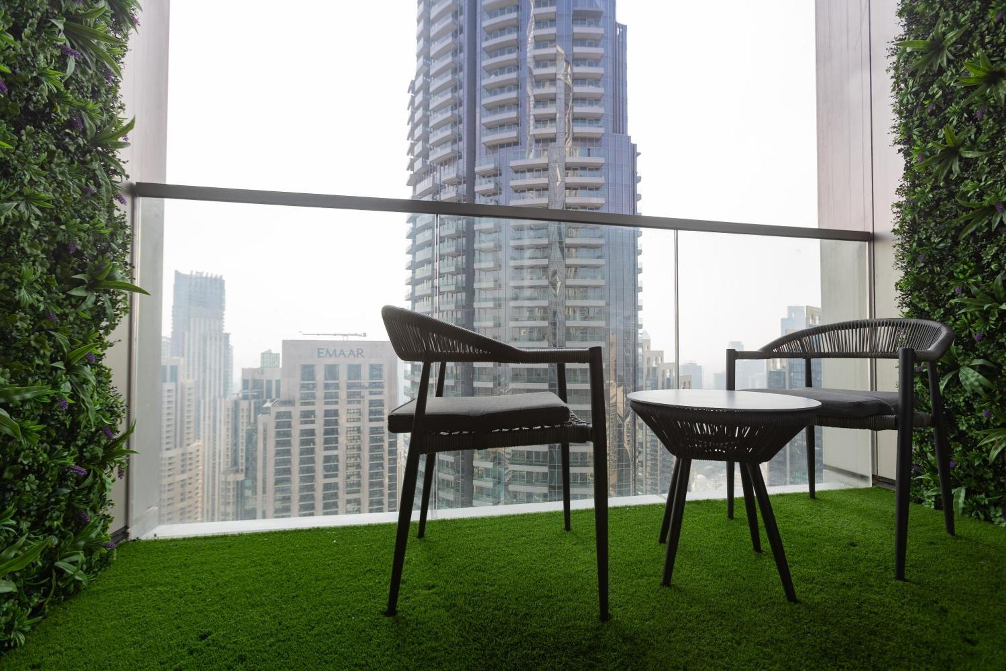 Luxury 2br With Burj Khalifa Views & Fountain Views *