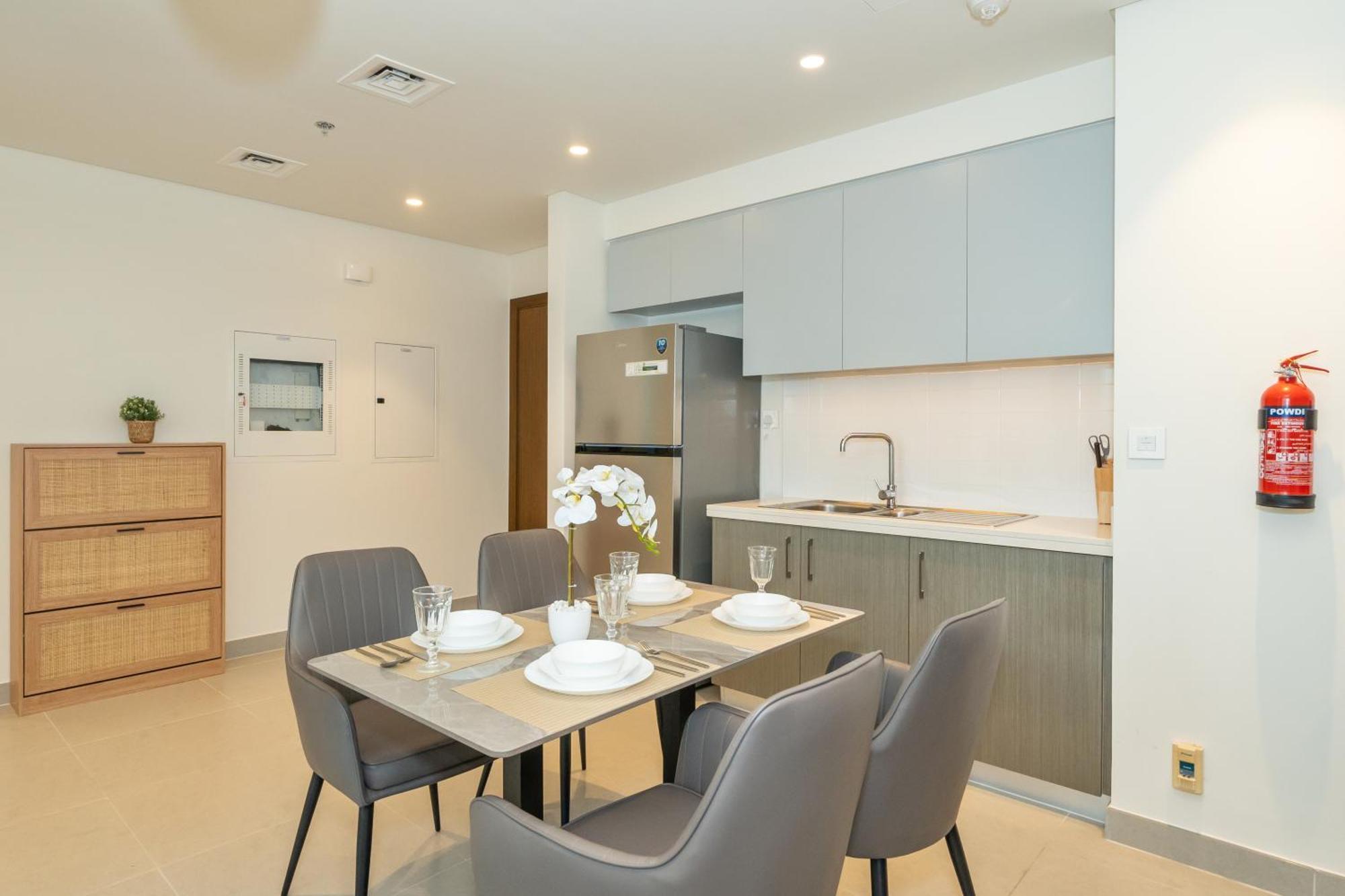 2Br Downtown Views Near Burj Khalifa & Dubai Mall *