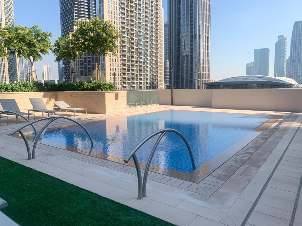 2Br Downtown Views Near Burj Khalifa & Dubai Mall *