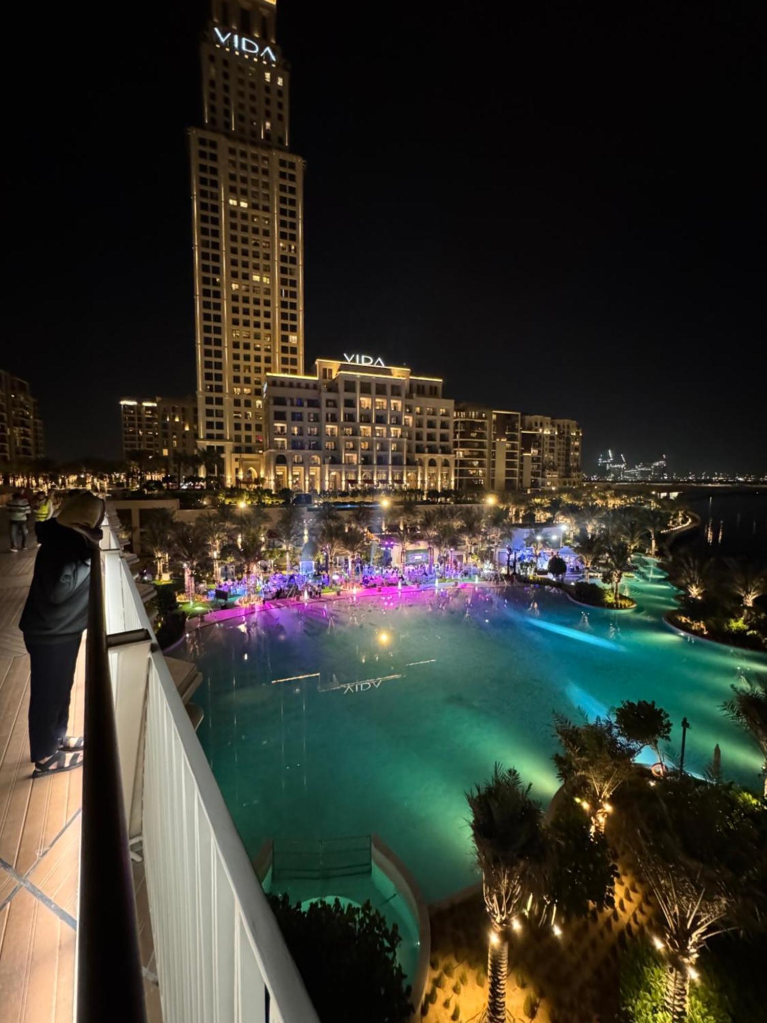 De Luxe Avec Dubai
