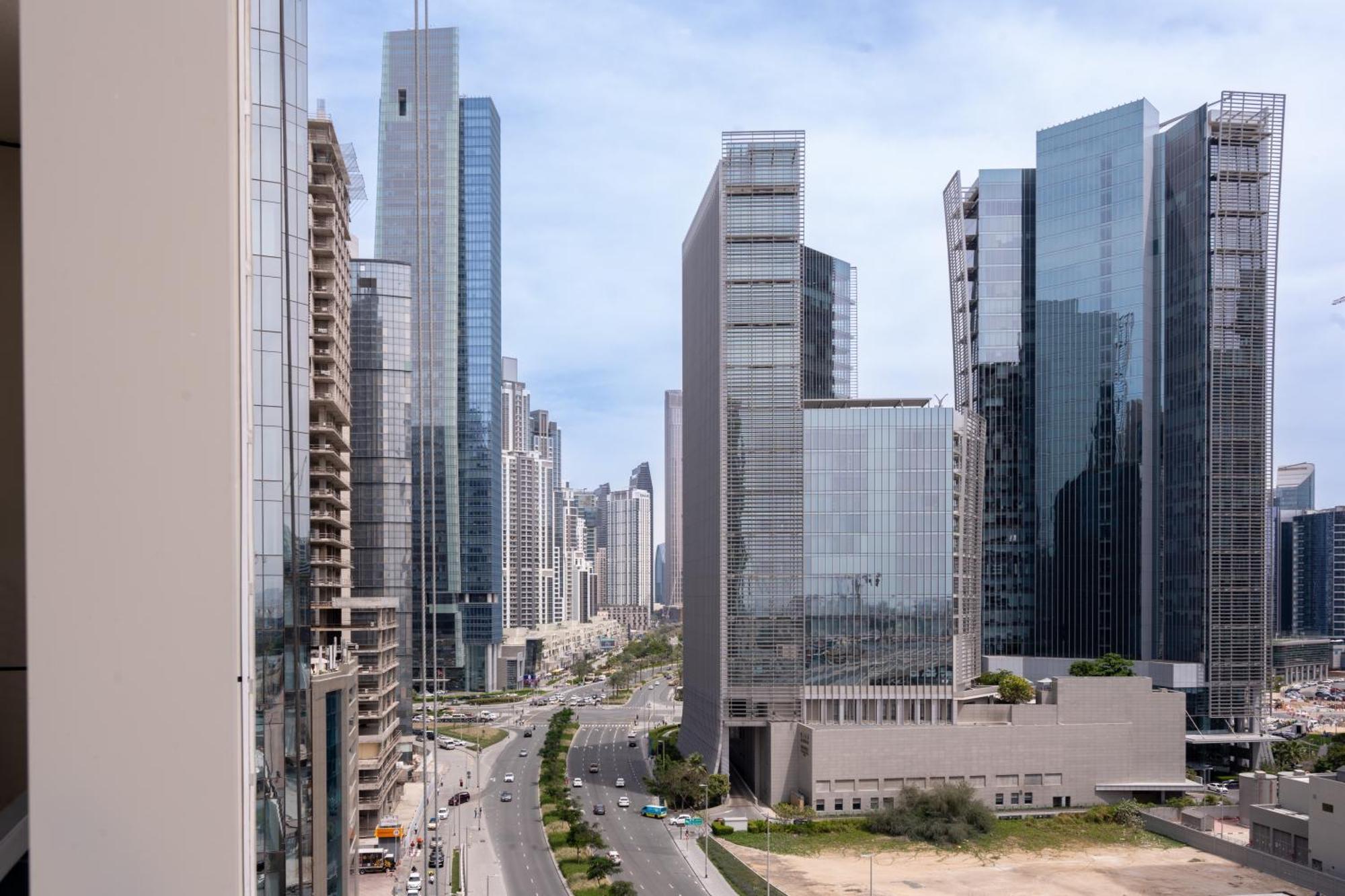 Apartment Keyrock Living - Lakeview Retreat In Business Bay Dubai