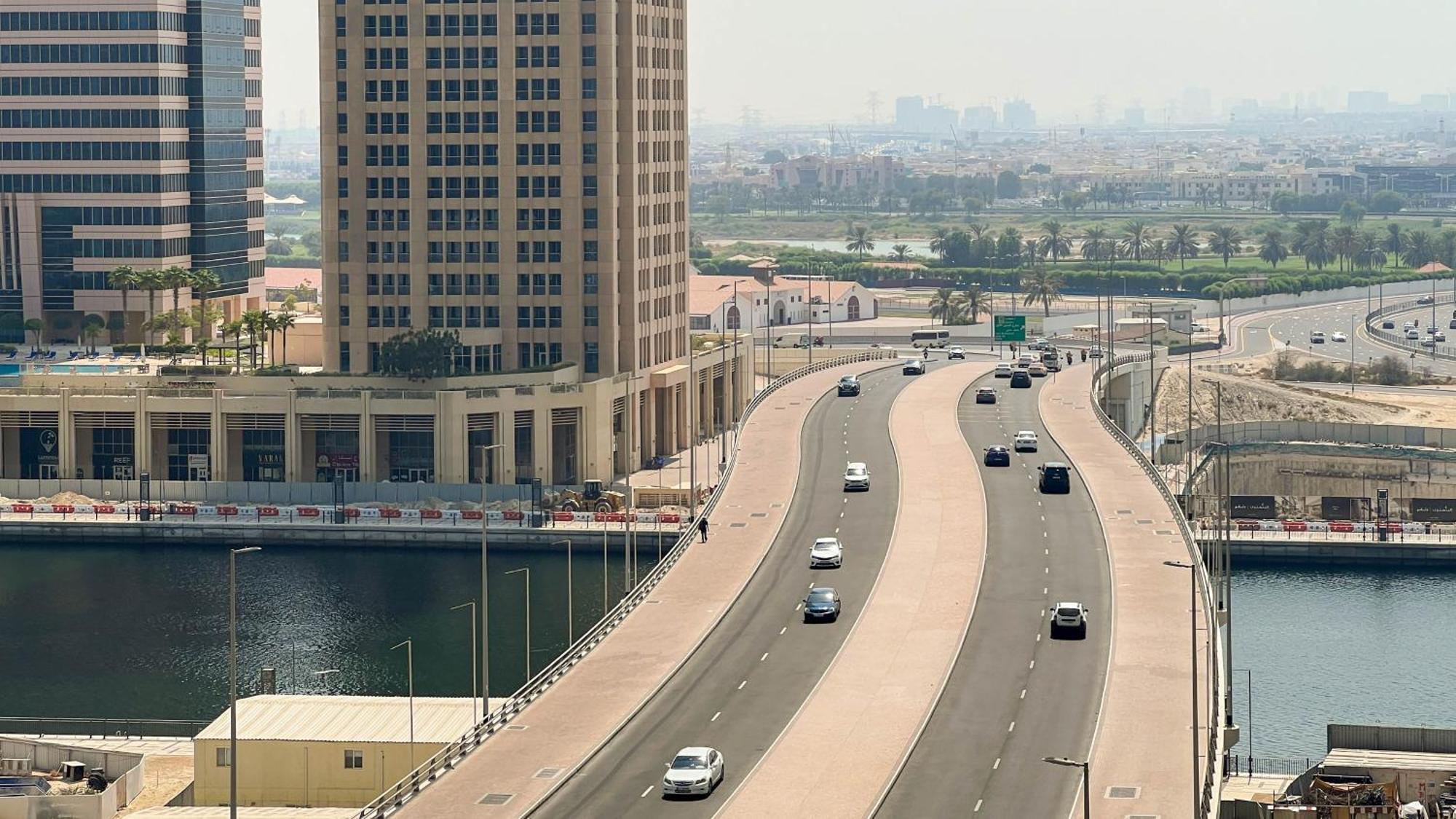 Apartment Keyrock Living - Lakeview Retreat In Business Bay Dubai