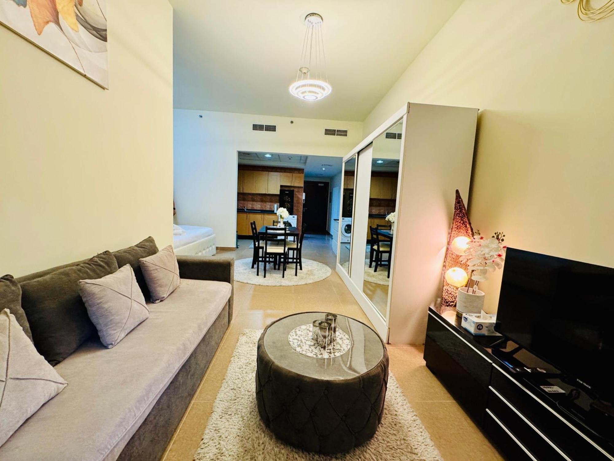 Hm1210 Premium Furnished In Business Bay Apartment *