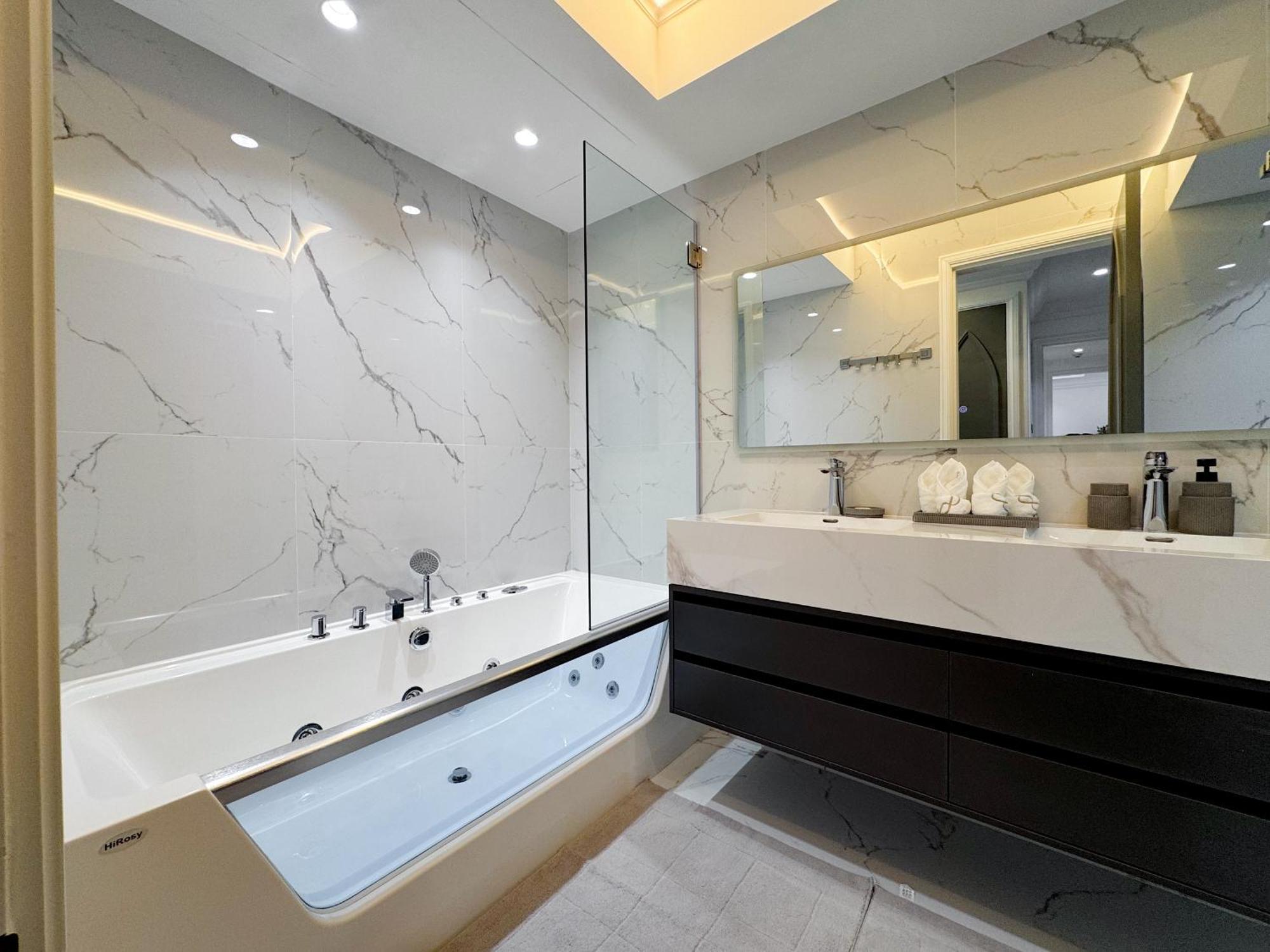Luxurious 2 Bedroom With Mall Fountain View Facing Burj Khalifa Apartamento *
