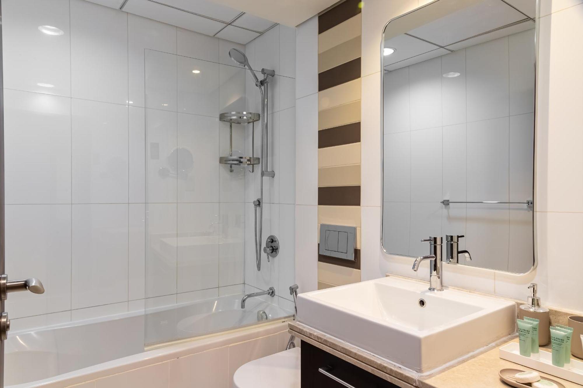 Apartment Kinfolk Homes - No 1 Family Stay, Partial Burj Khalifa Fountain View *
