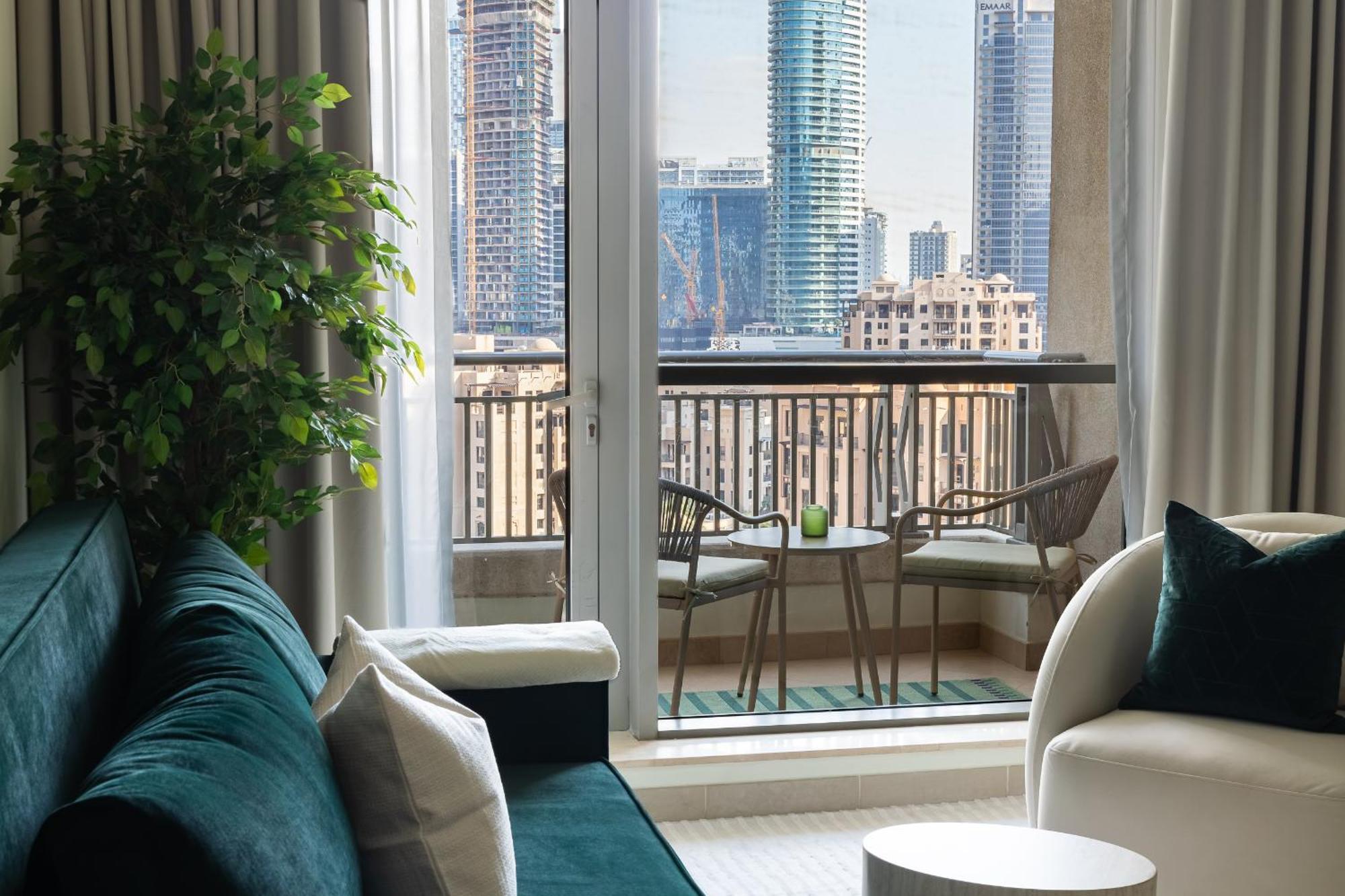 Kinfolk Homes - No 1 Family Stay, Partial Burj Khalifa Fountain View Apartment *