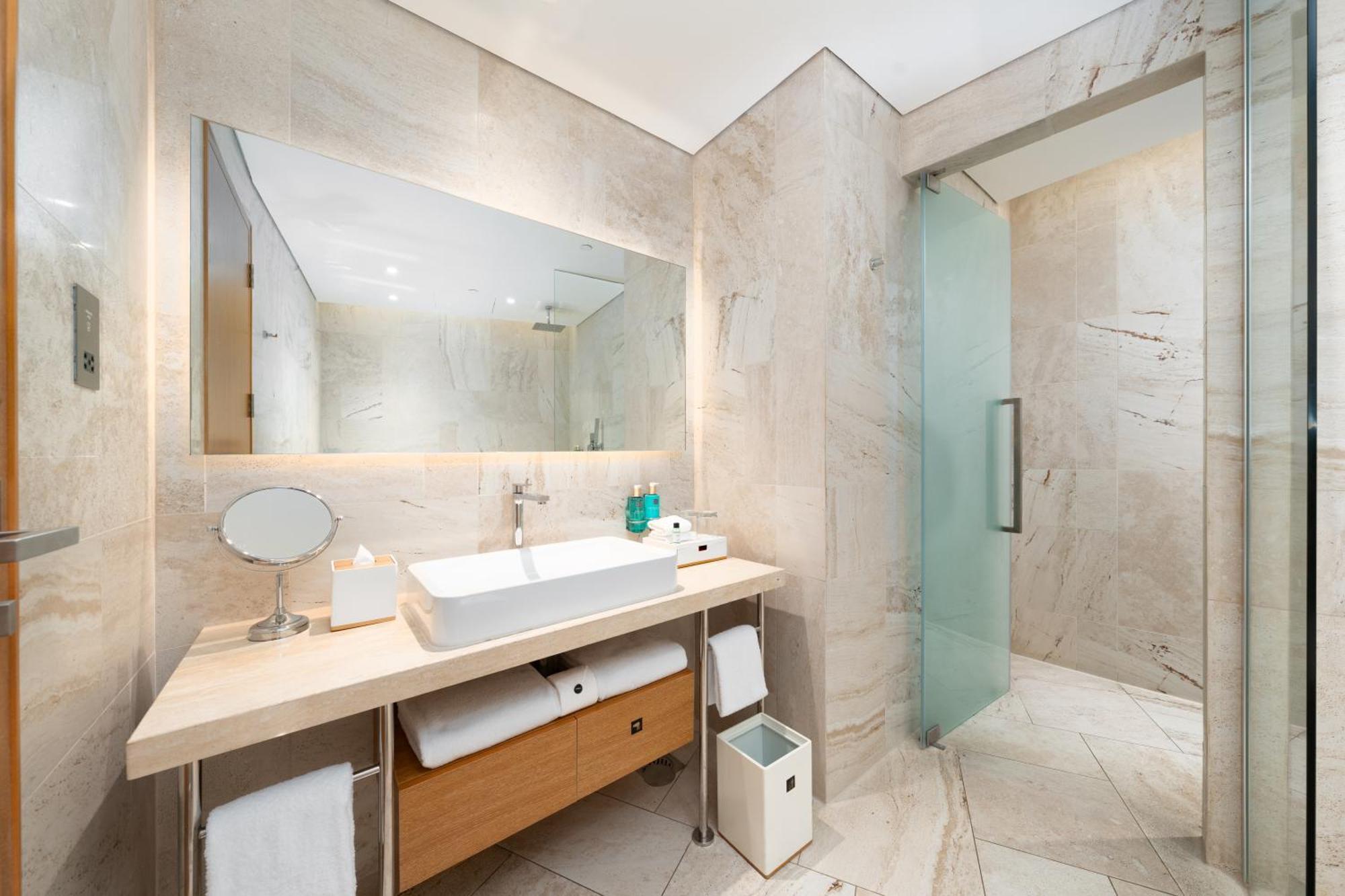 Five Jumeirah Village 5* Dubai