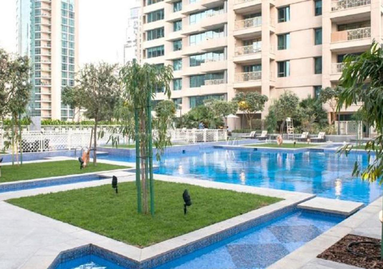 Signature Burj Khalifa View Residence *