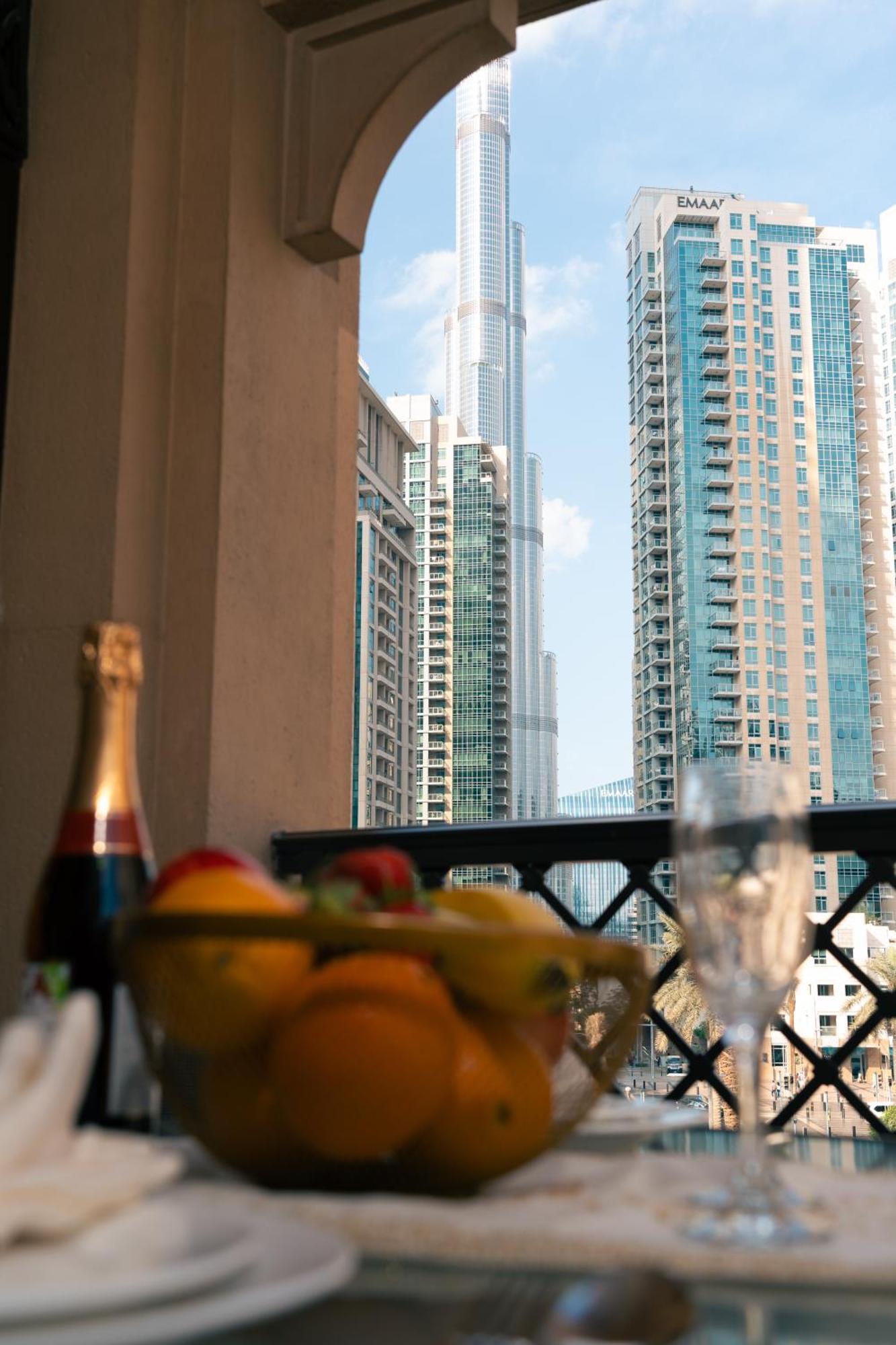 Burj Khalifa View - Downtown Elegance - Chalethomes *