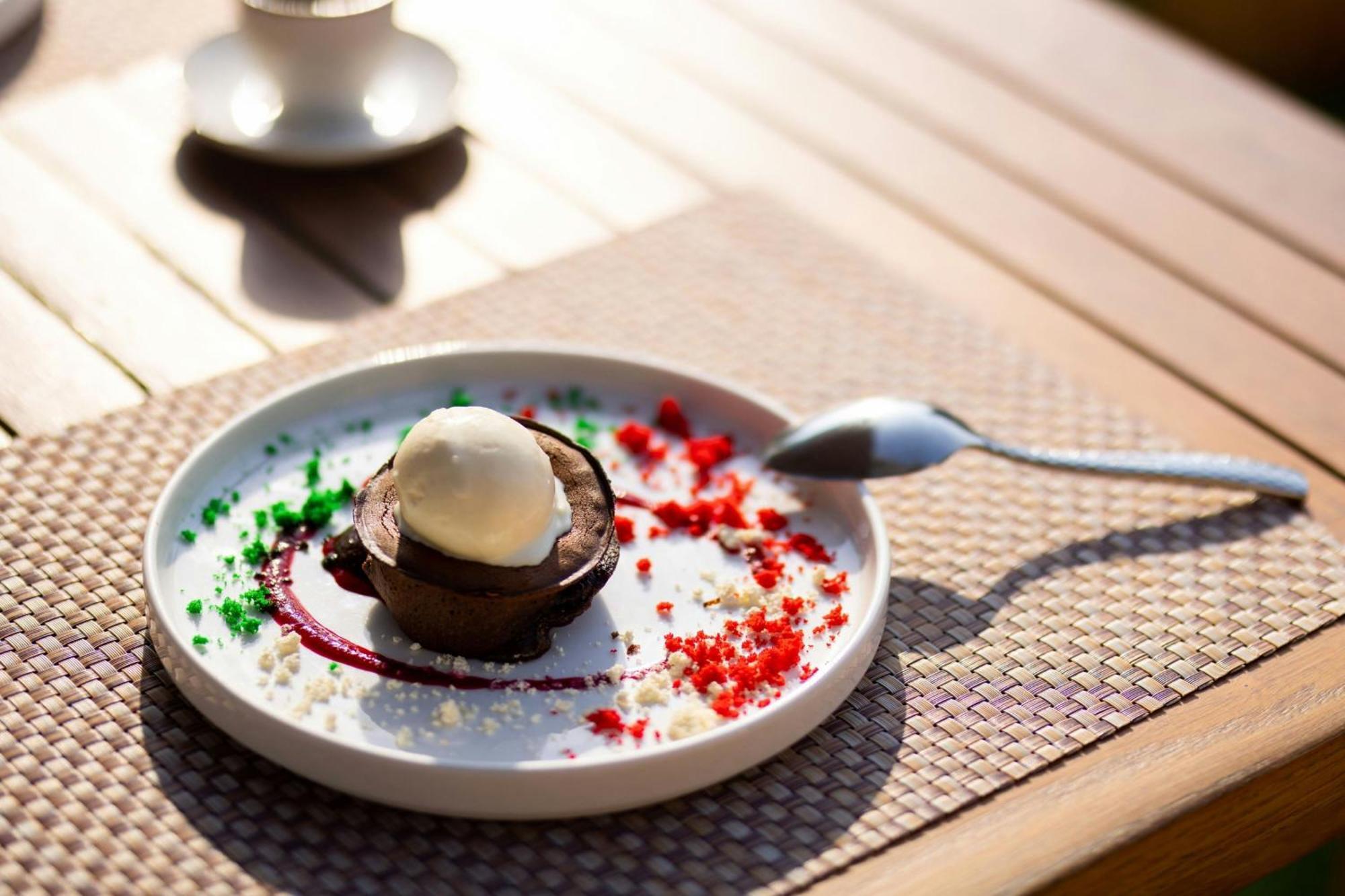 Al Habtoor Grand Resort, Autograph Collection 5*