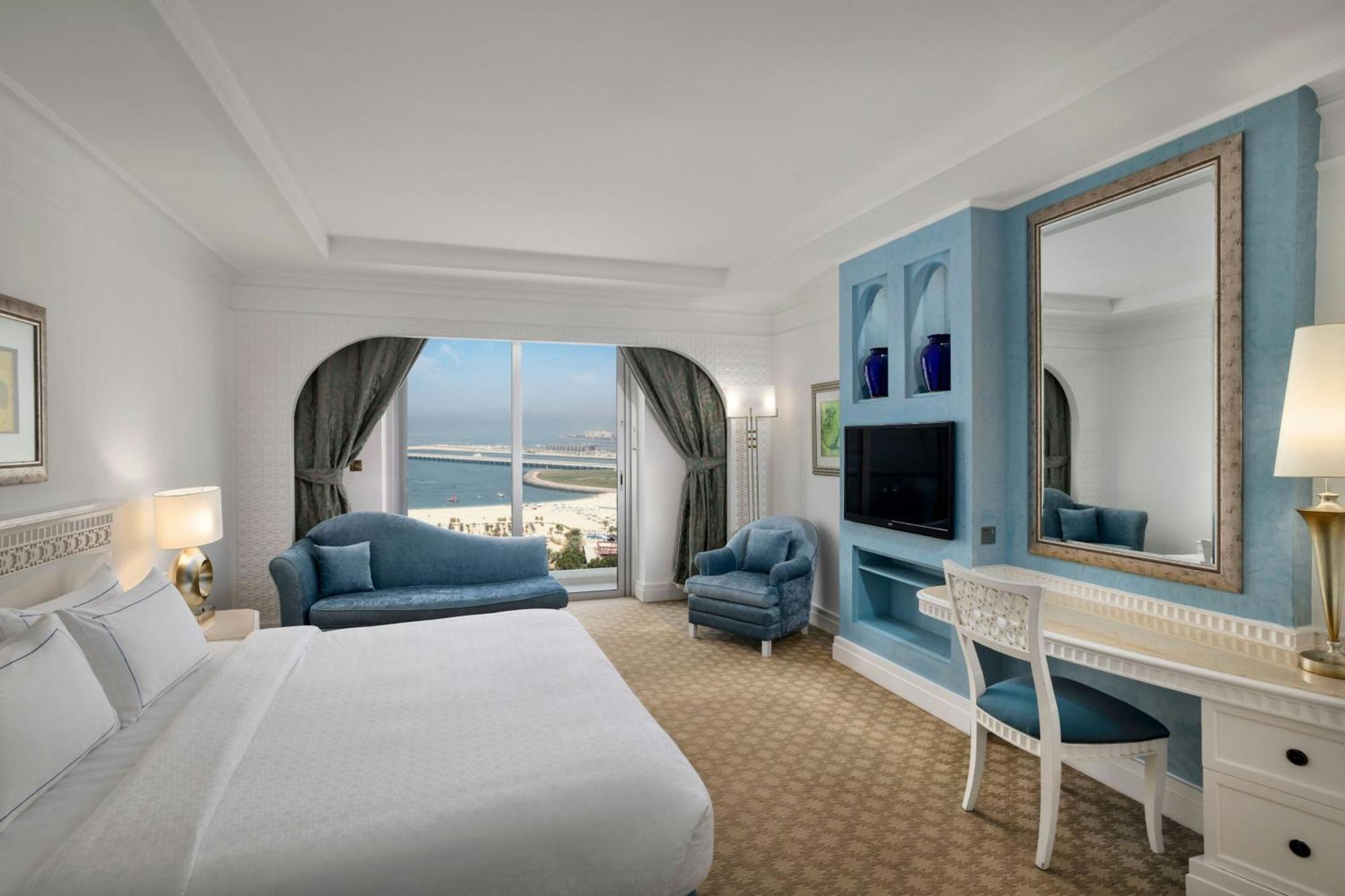 Al Habtoor Grand Resort, Autograph Collection Resort 5*