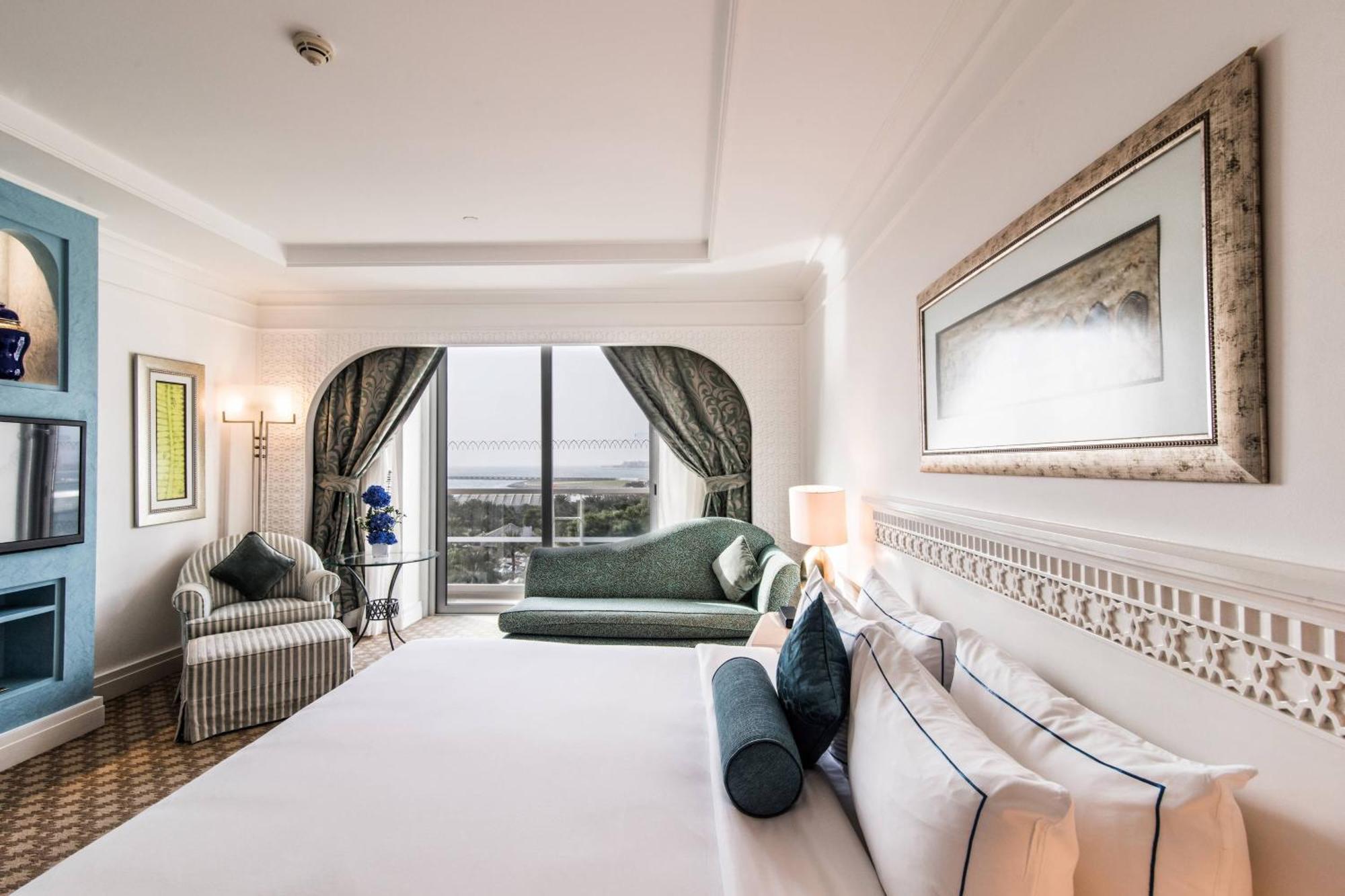 Al Habtoor Grand Resort, Autograph Collection Resort Dubai