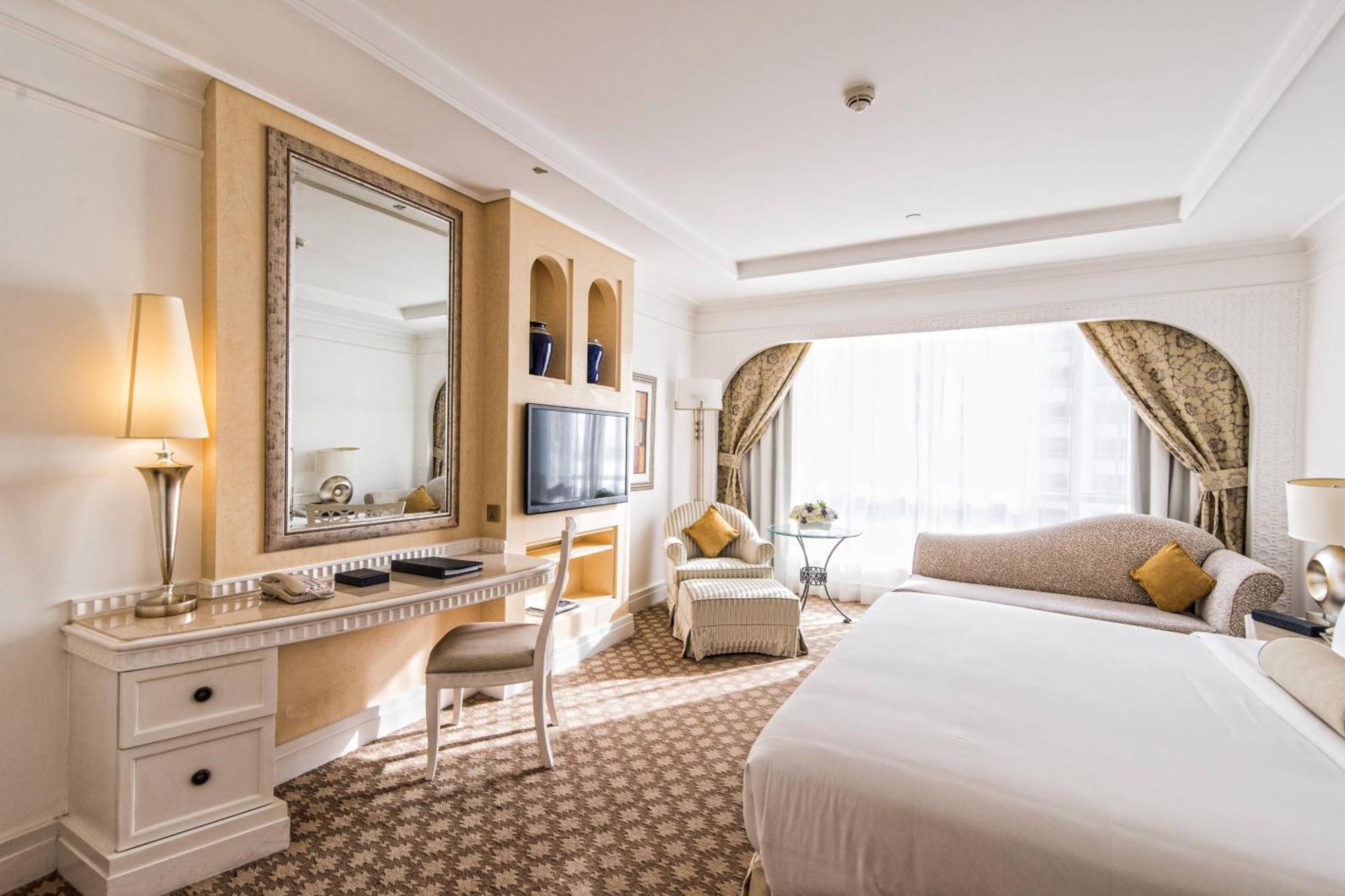 Al Habtoor Grand Resort, Autograph Collection