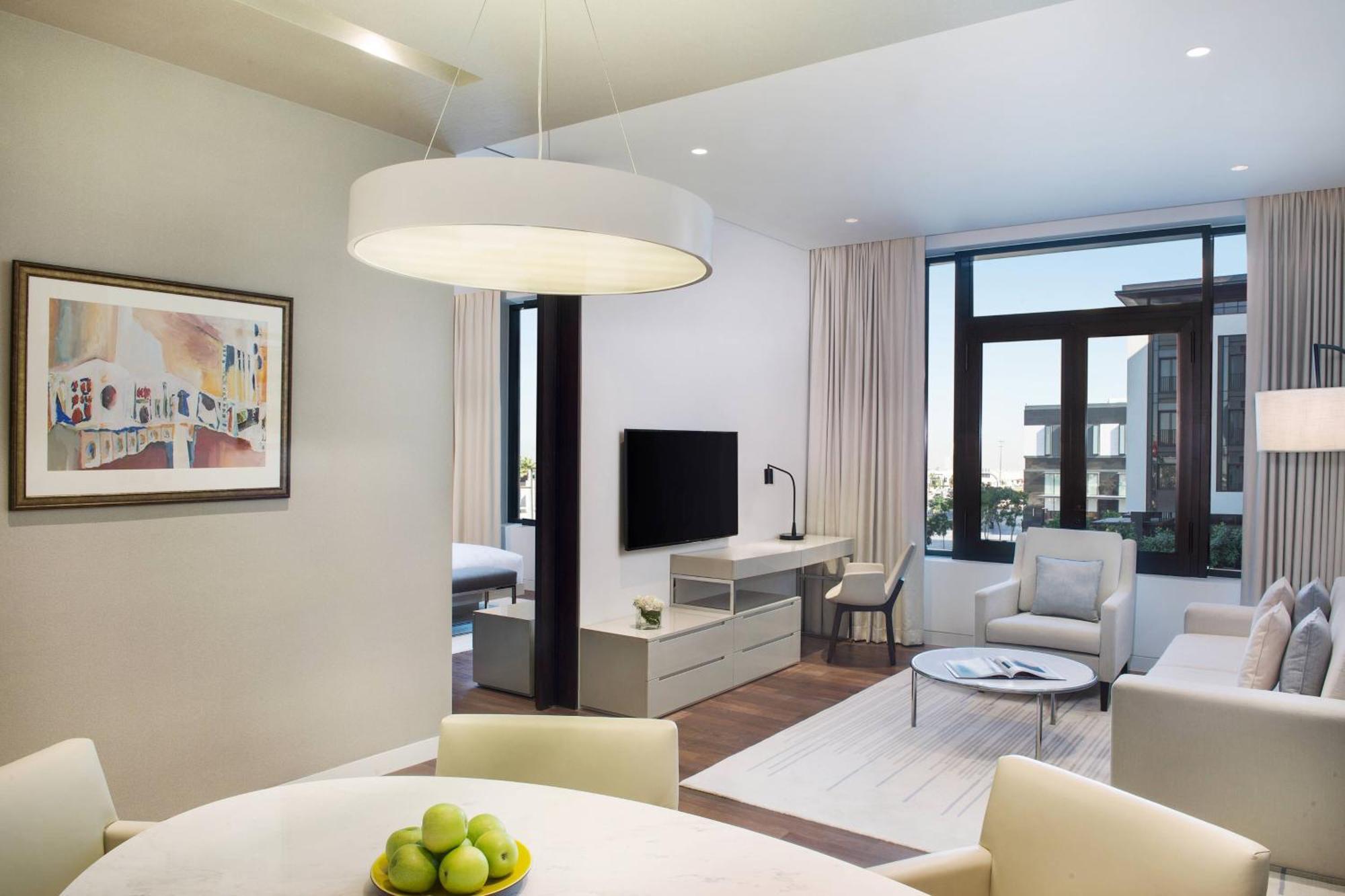 La & Walk Dubai, Autograph Collection 5*