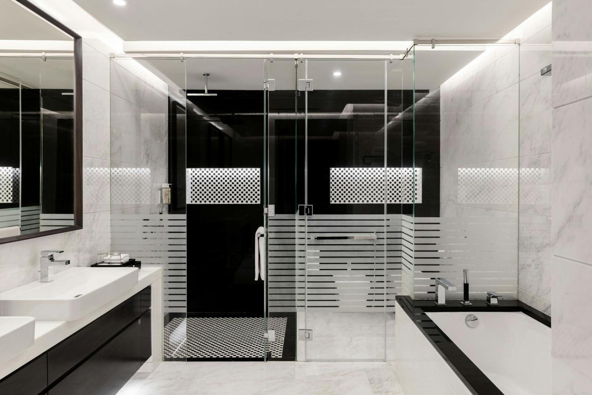 Hotel Renaissance Business Bay Hotel, 5*