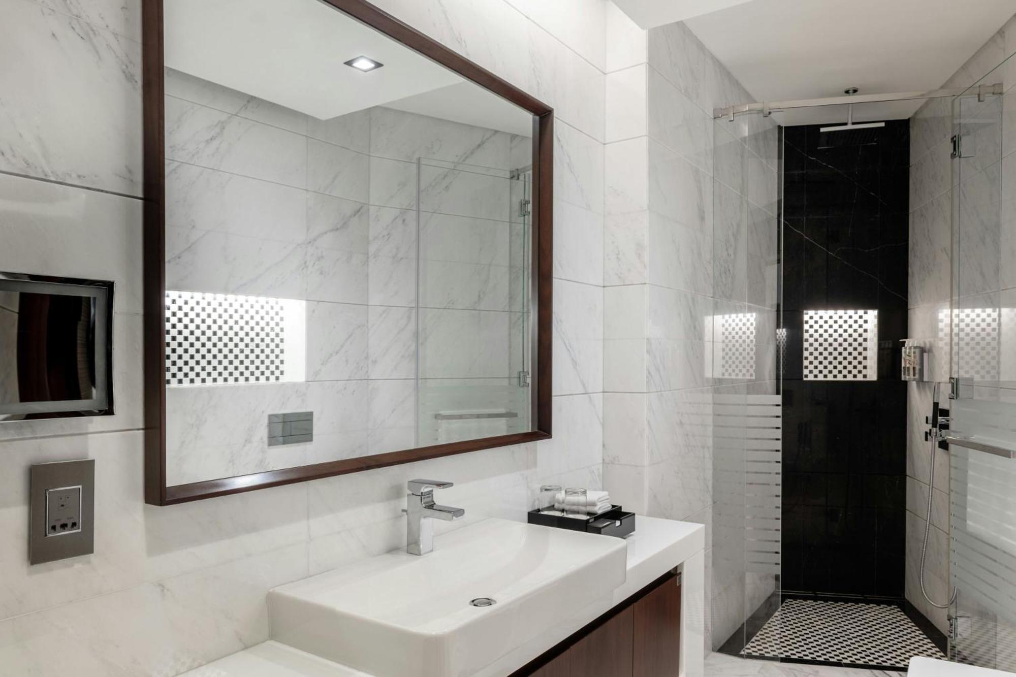 Renaissance Business Bay Hotel, 5* Dubai