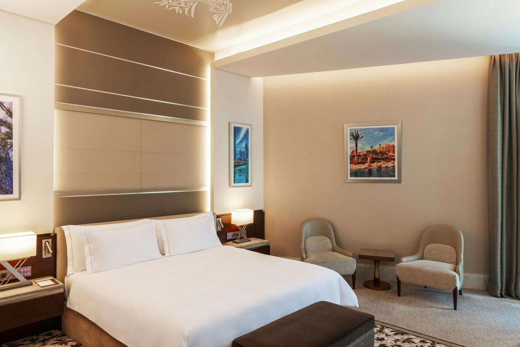 Hotel Renaissance Business Bay Hotel,