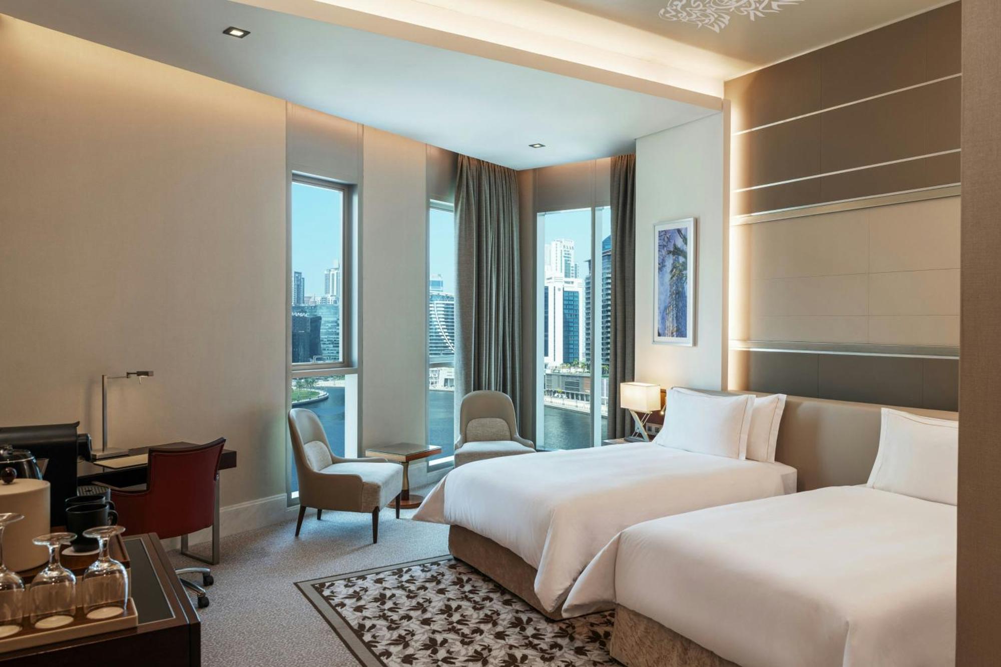 Renaissance Business Bay Hotel, Hotel 5*