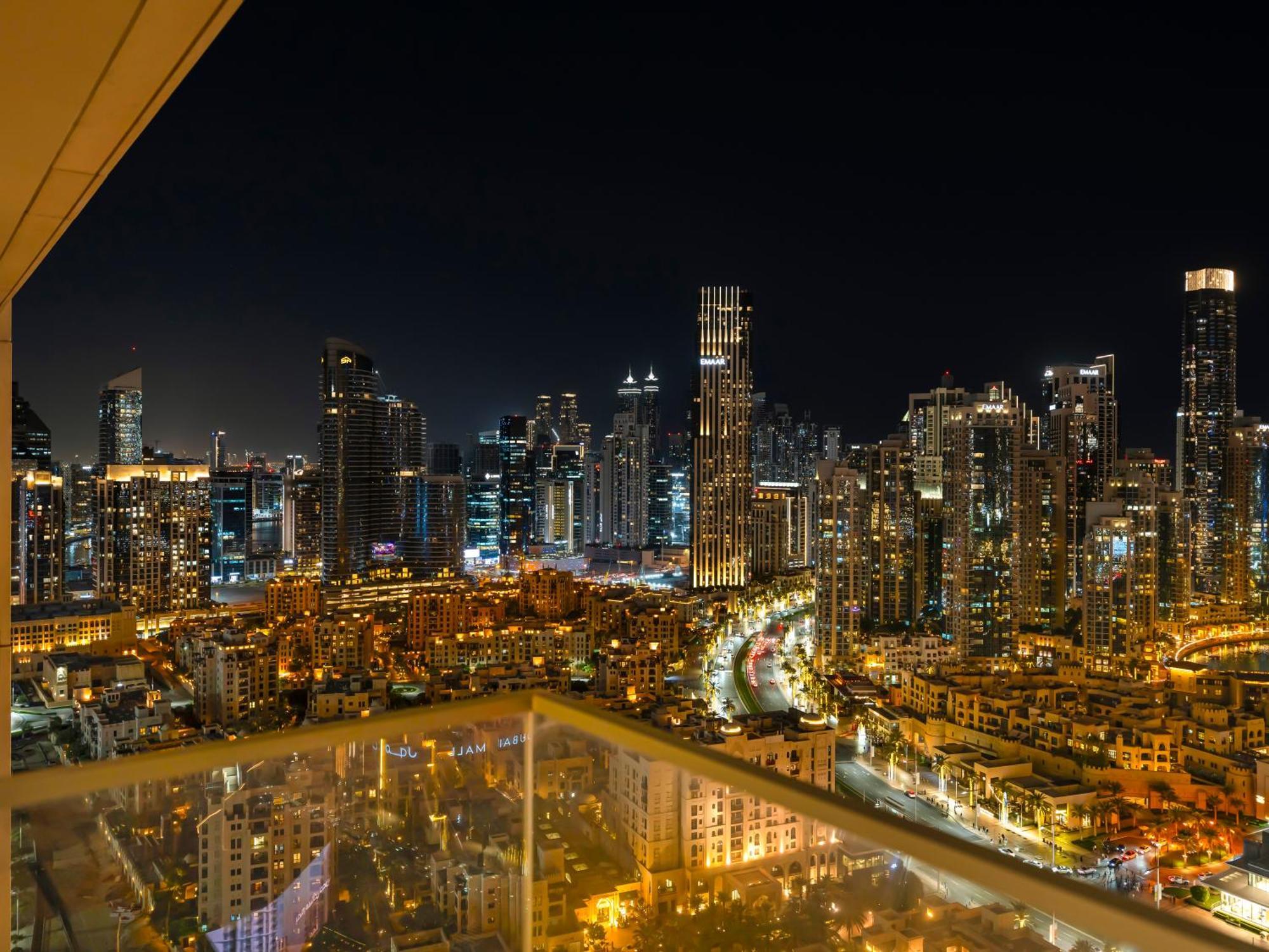 Apartment Luxurious Apartments In Burj Royale With Burj Khalifa Views Opposite Dubai Mall *