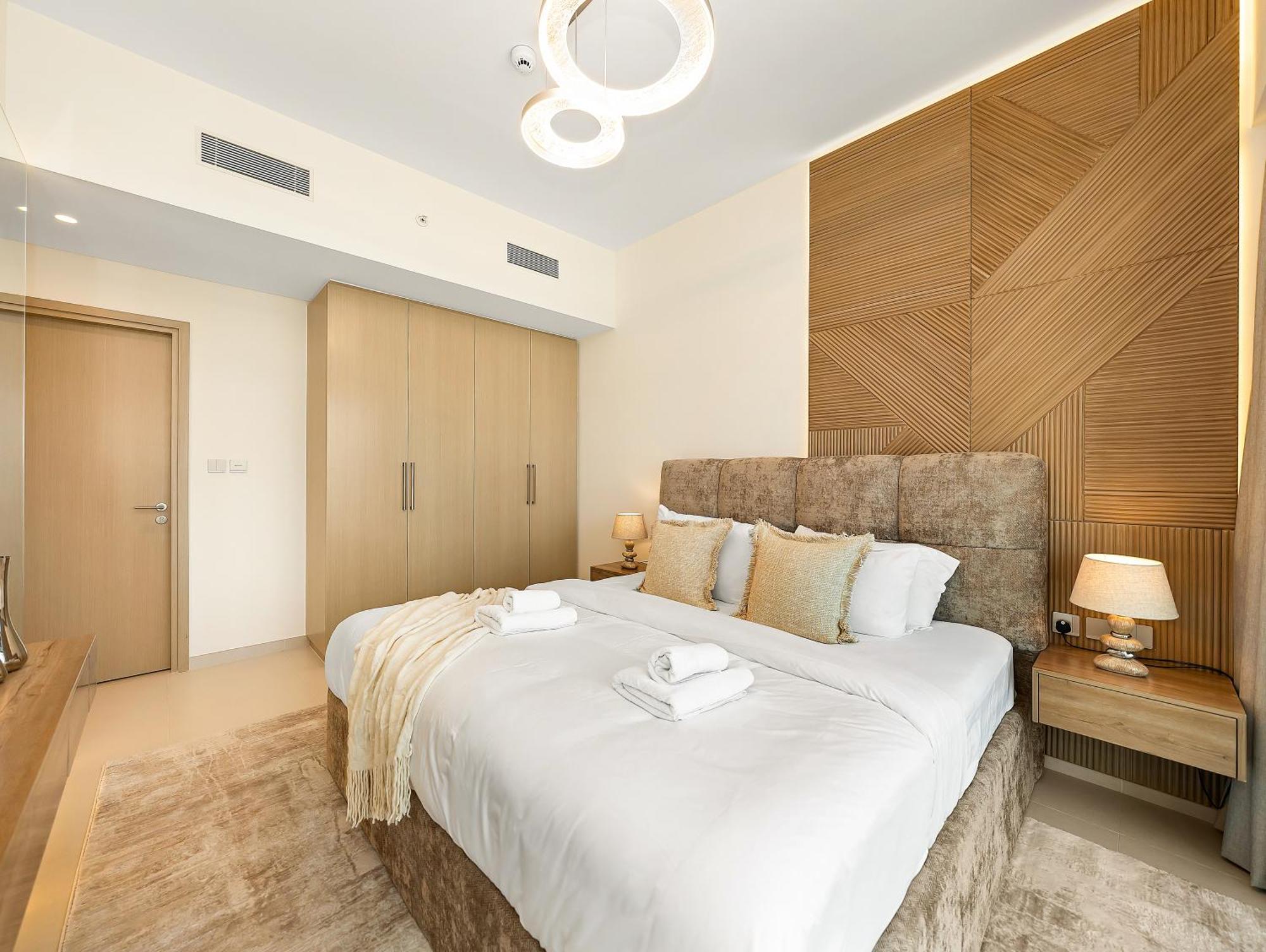 Luxurious Apartments In Burj Royale With Burj Khalifa Views Opposite Dubai Mall