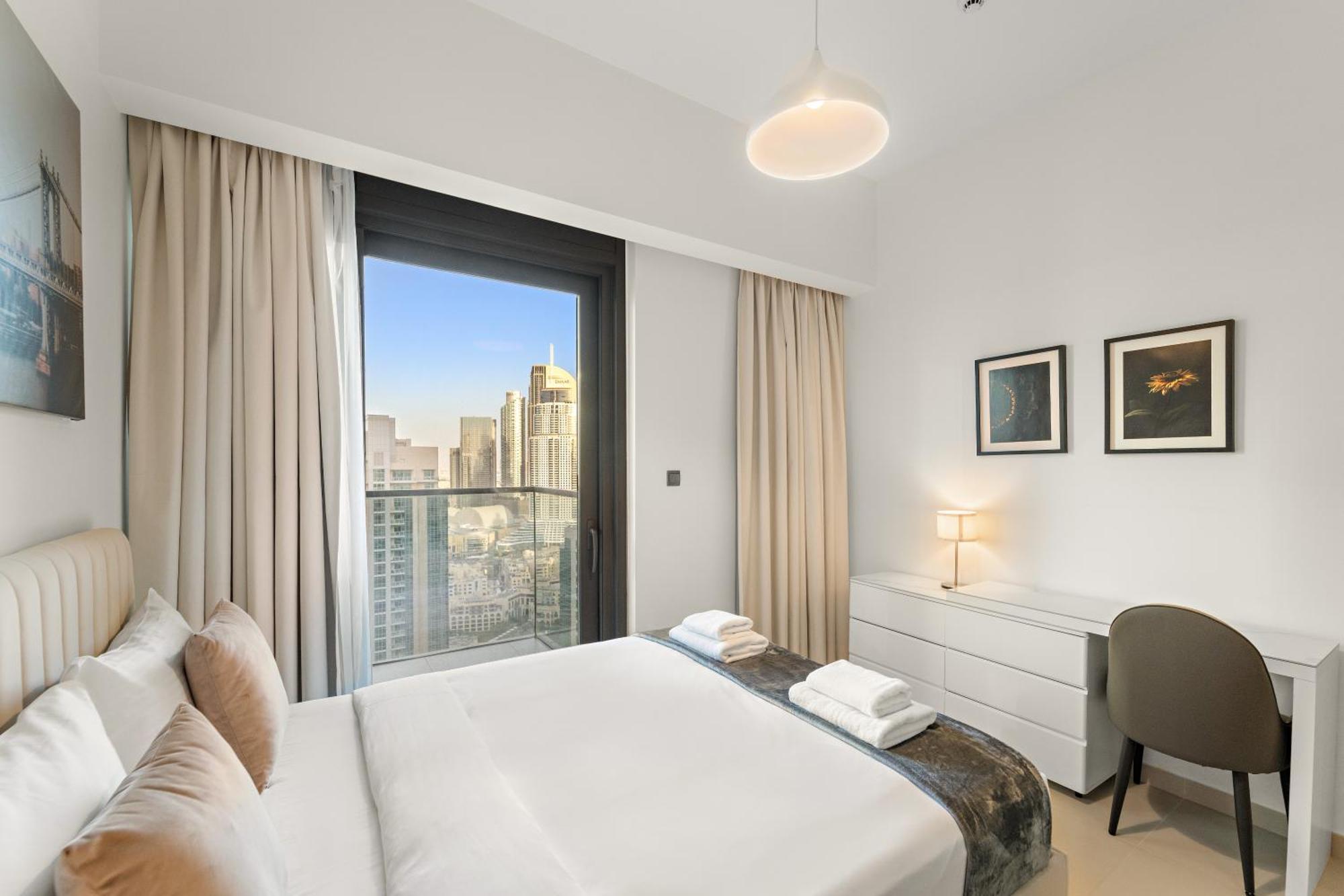 Luxe 4br With Burj View L Pool & Gym * Dubai