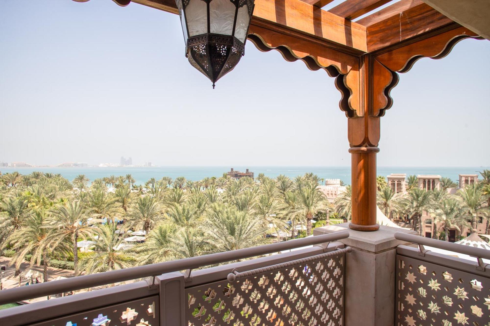 Jumeirah Al Qasr Resort